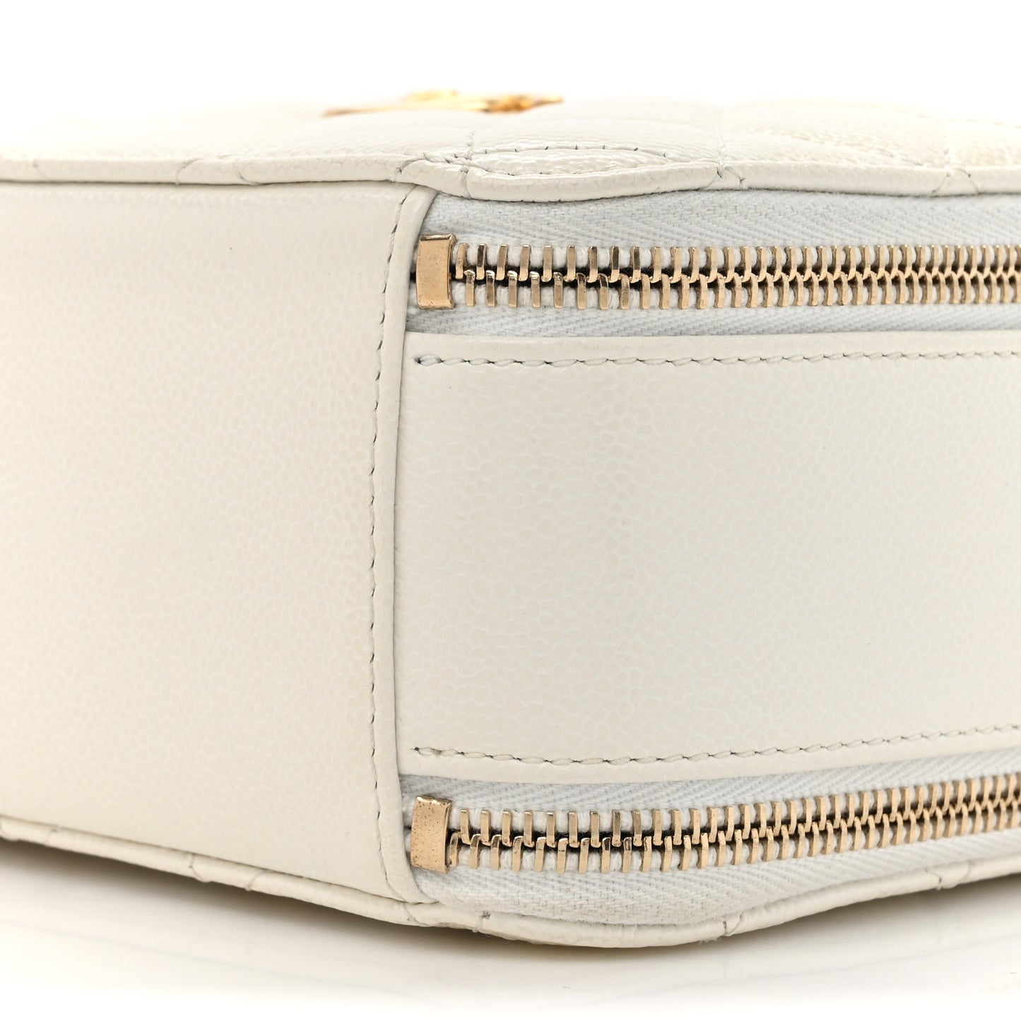 Caviar Quilted Mini Pick Me Up Vanity Case White
