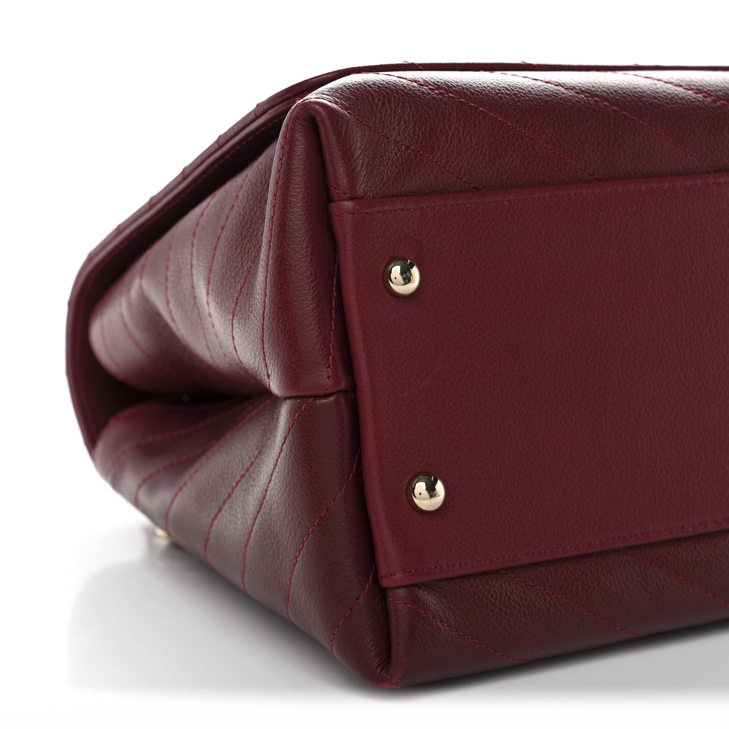 Grained Calfskin Stitched Chevron Medium Chic Top Handle Flap Red