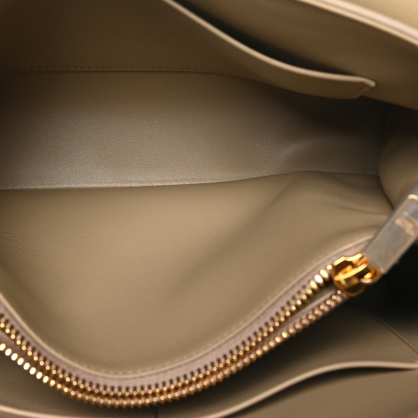 Supple Calfskin Medium Nino Cappuccino