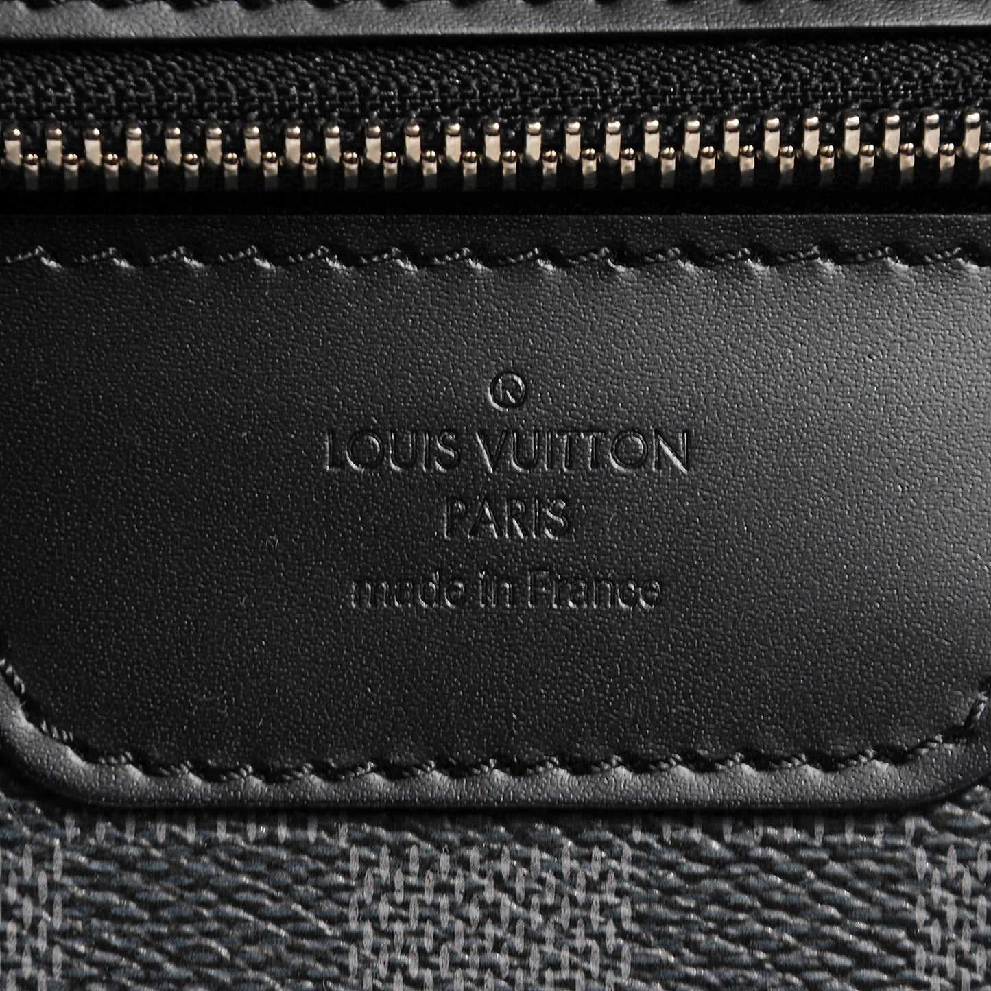 Damier Graphite Pegase 55