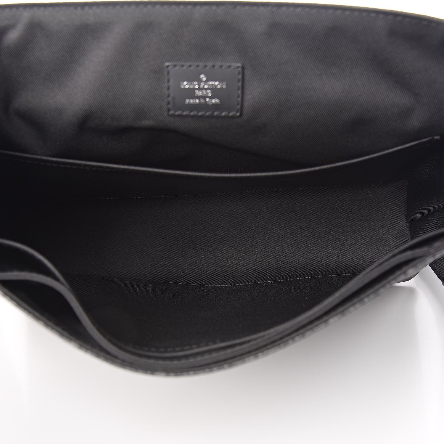 Louis Vuitton Monogram Eclipse District MM 5 of 9