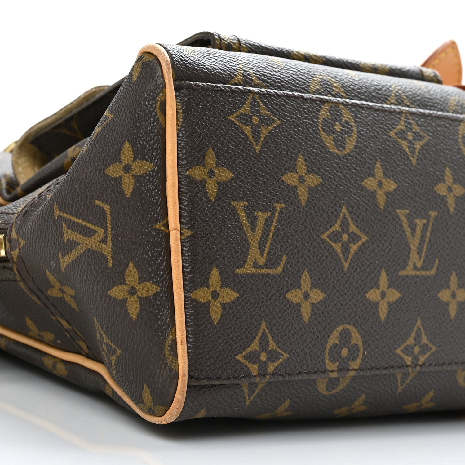 Louis Vuitton Monogram Manhattan GM 7 of 8