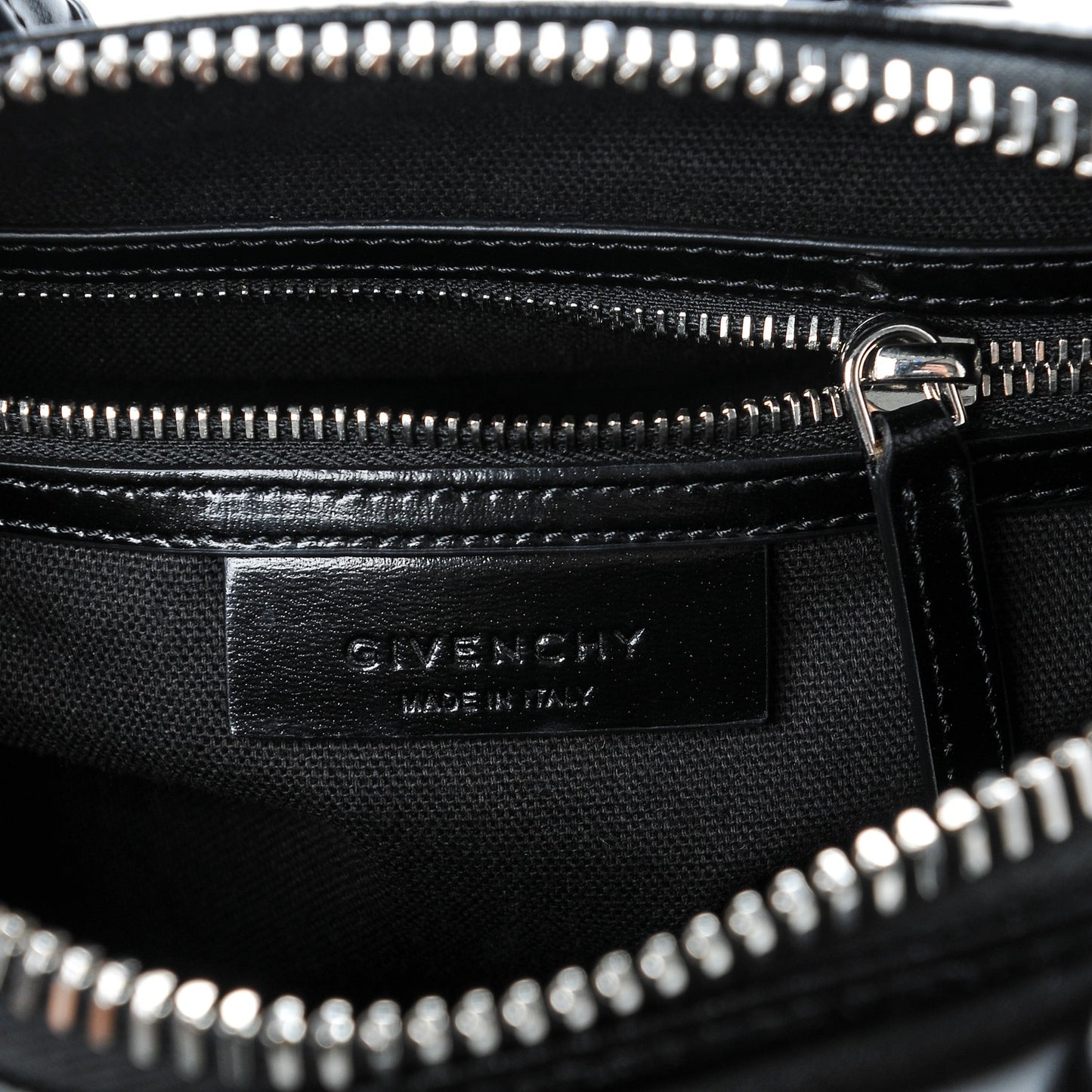 Shiny Lord Calfskin Mini Antigona Black