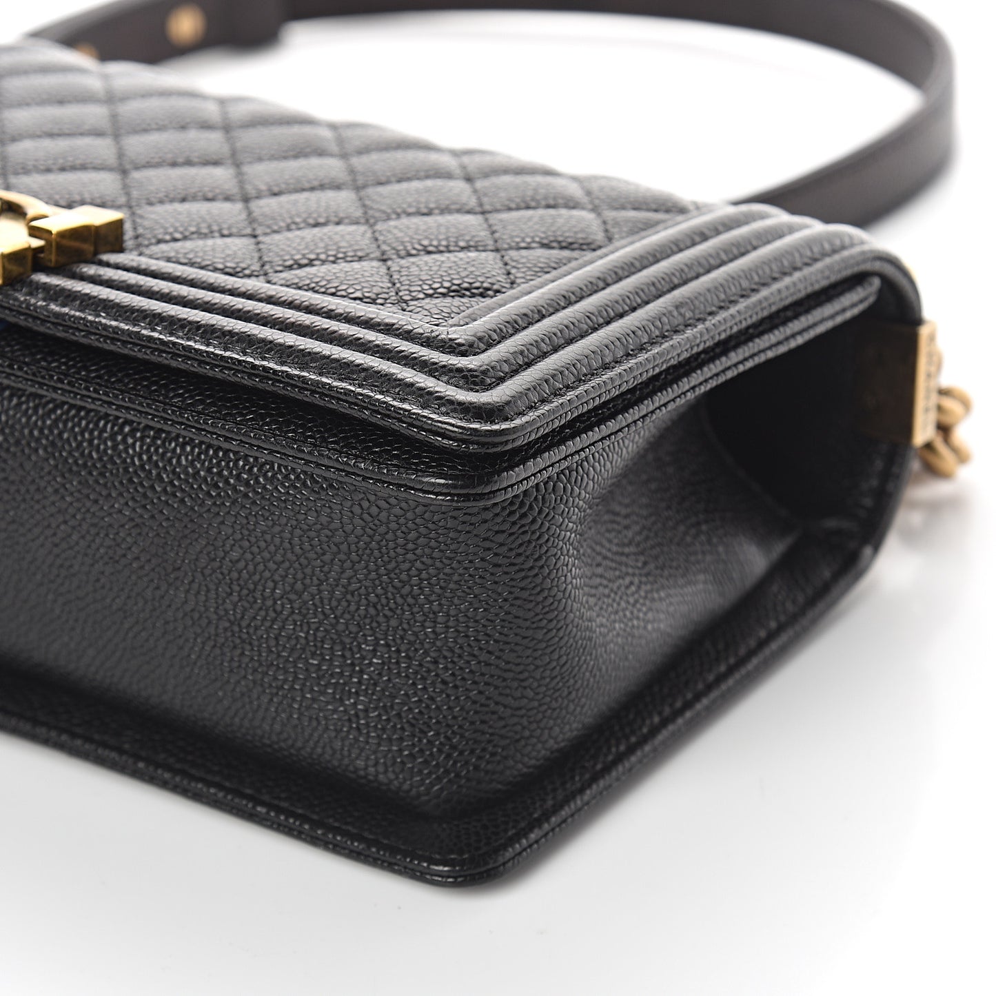 Caviar Quilted Medium Boy Flap Black