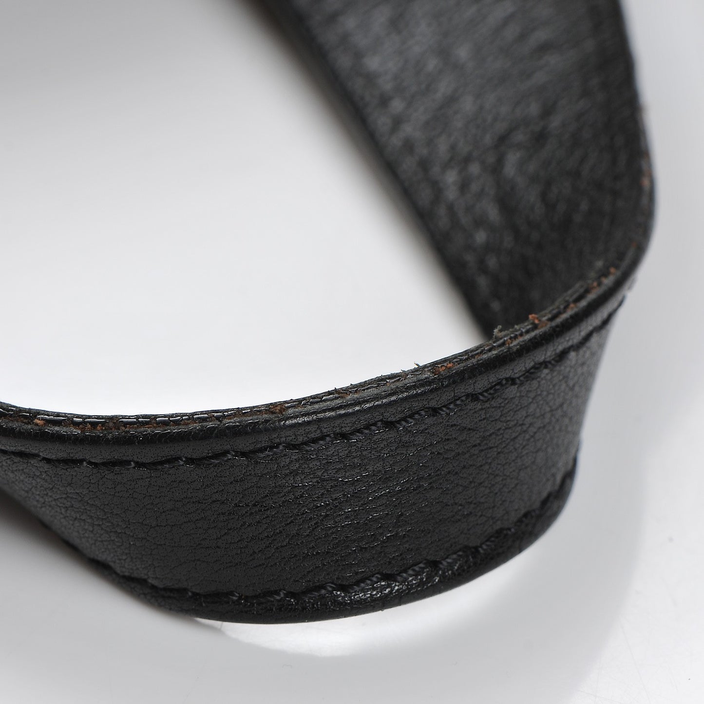 Calfskin Medium Paraty Black