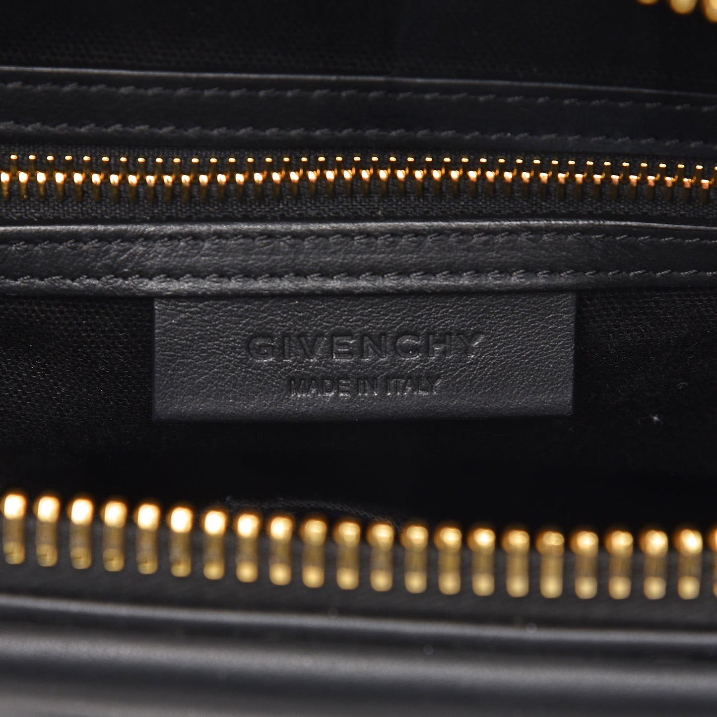Calfskin Chain Detail Small Antigona Black