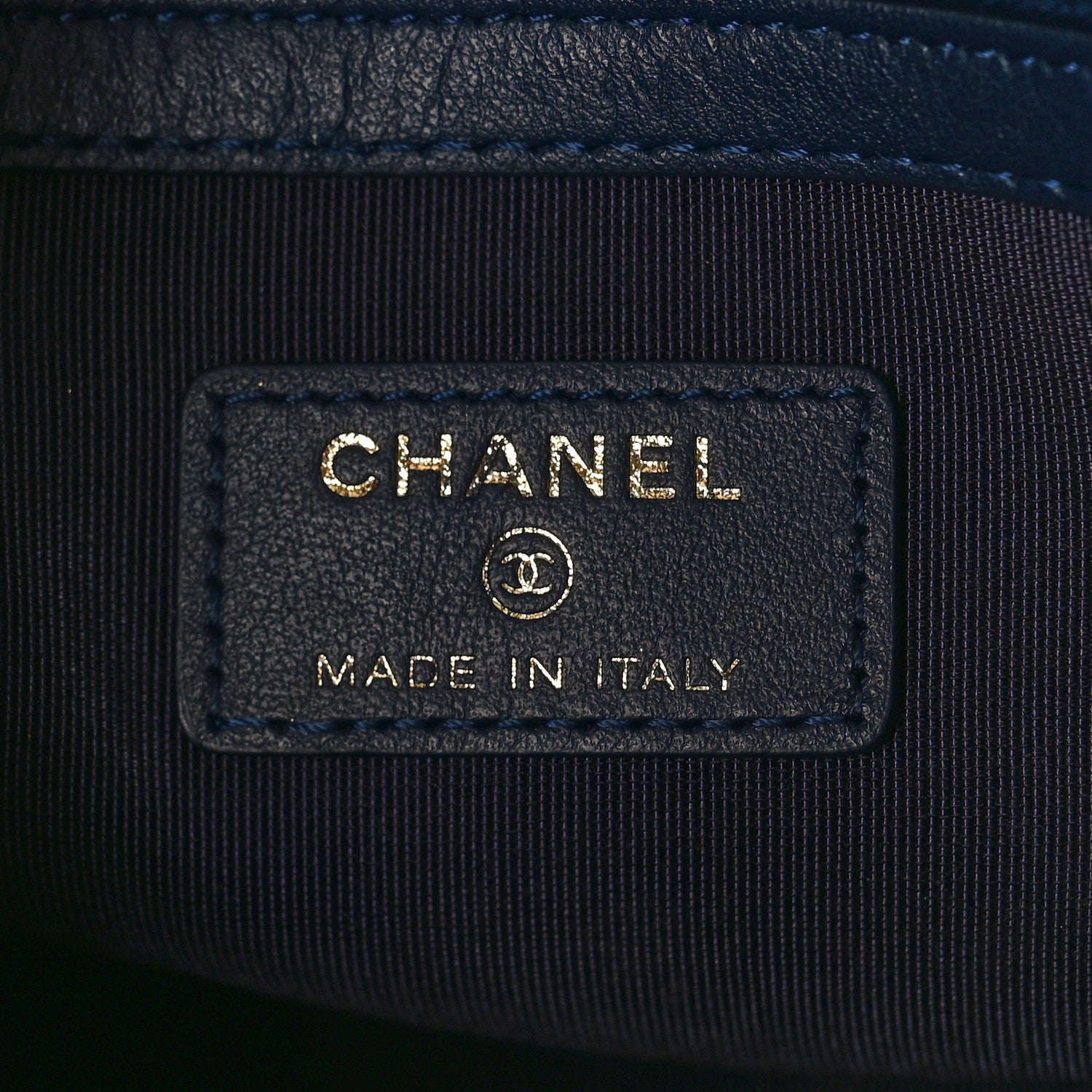 Chanel Caviar Quilted Medium Boy Cosmetic Case Navy 6 of 9