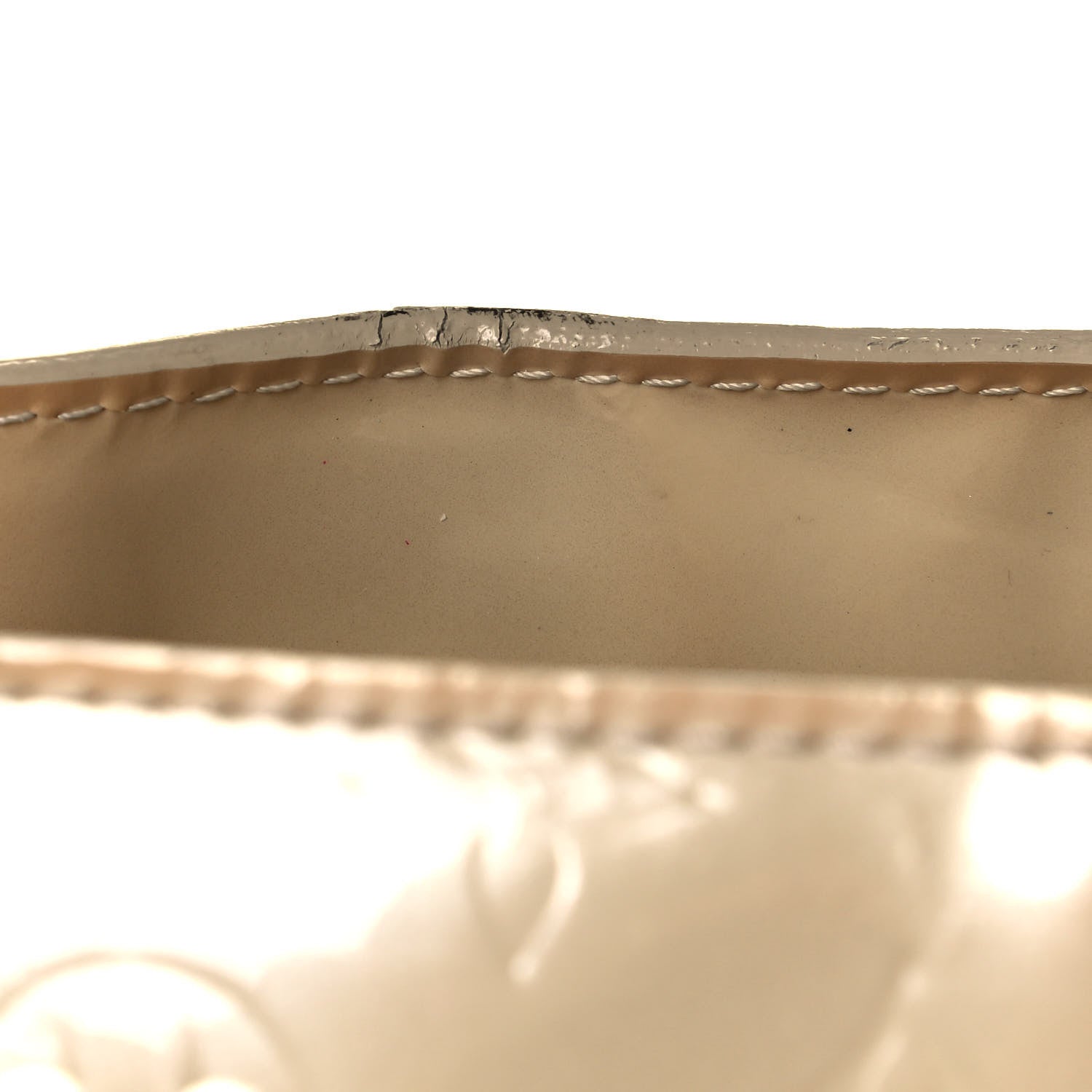 Louis Vuitton Vernis Wilshire MM Blanc Corail 21 of 24
