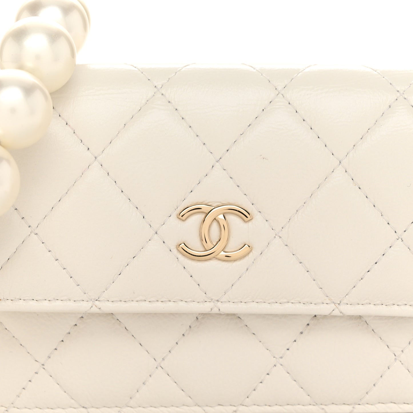 Calfskin Quilted Maxi Pearls Clutch With Chain White