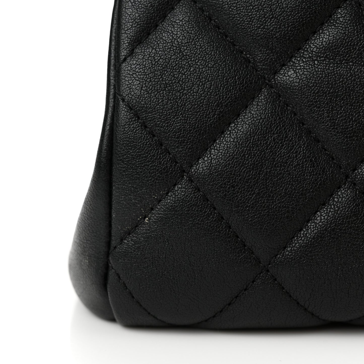 Shiny Sheepskin Quilted Small Trapezio Flap Black