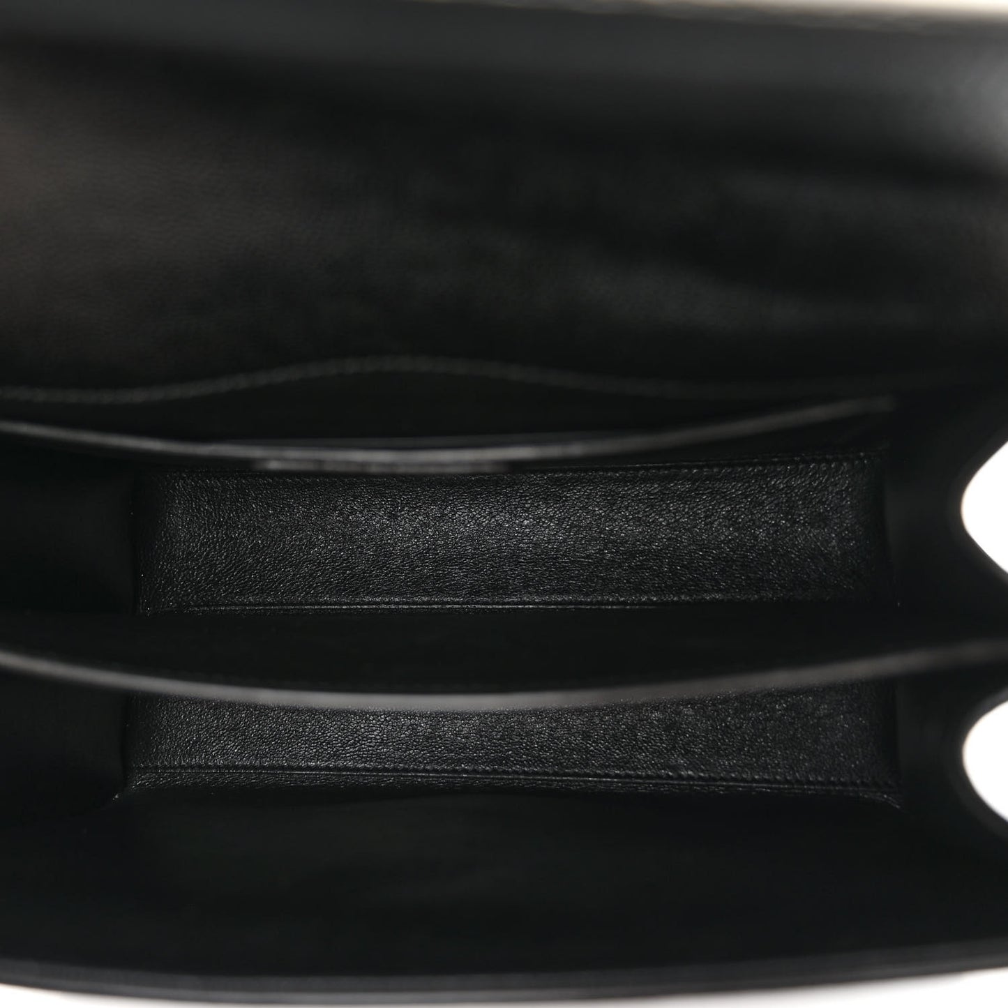 Grain de Poudre Medium Classic Monogram Cassandra Top Handle Black