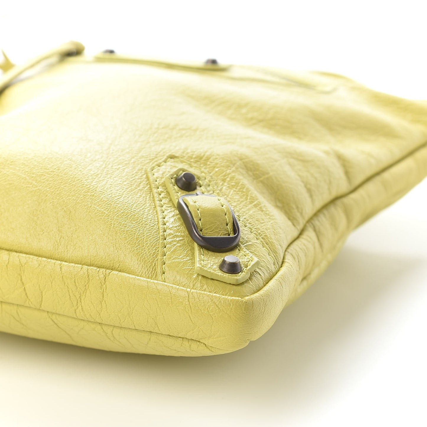 Agneau Classic Hardware Flat Crossbody Jaune Poussin