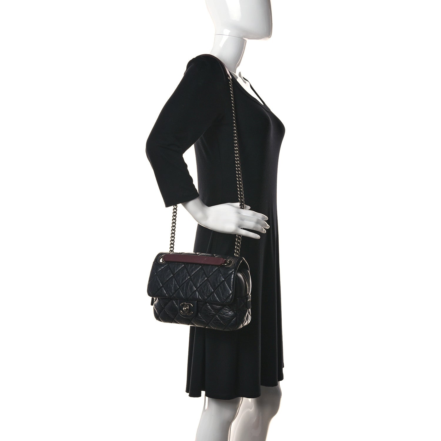 Chanel Aged Calfskin Medium New Portobello Flap Black 2 of 15