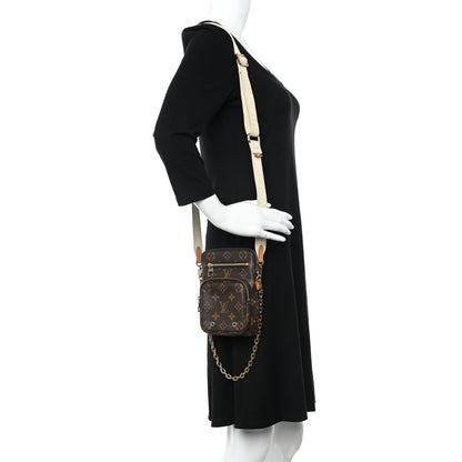 Louis Vuitton Monogram Utility Phone Sleeve 2 of 11