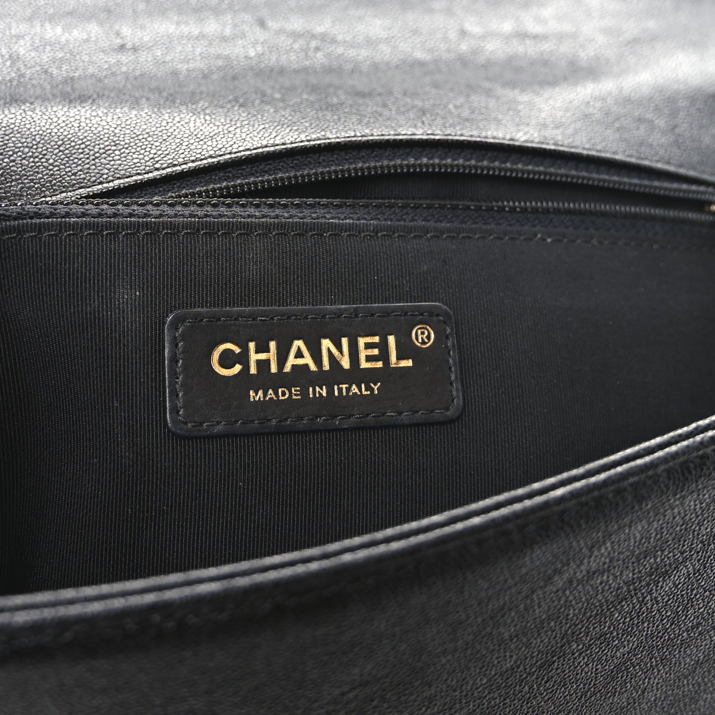 Caviar Chevron Quilted New Medium Boy Flap Black