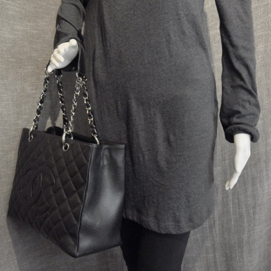 Caviar Quilted Grand Shopping Tote GST Black