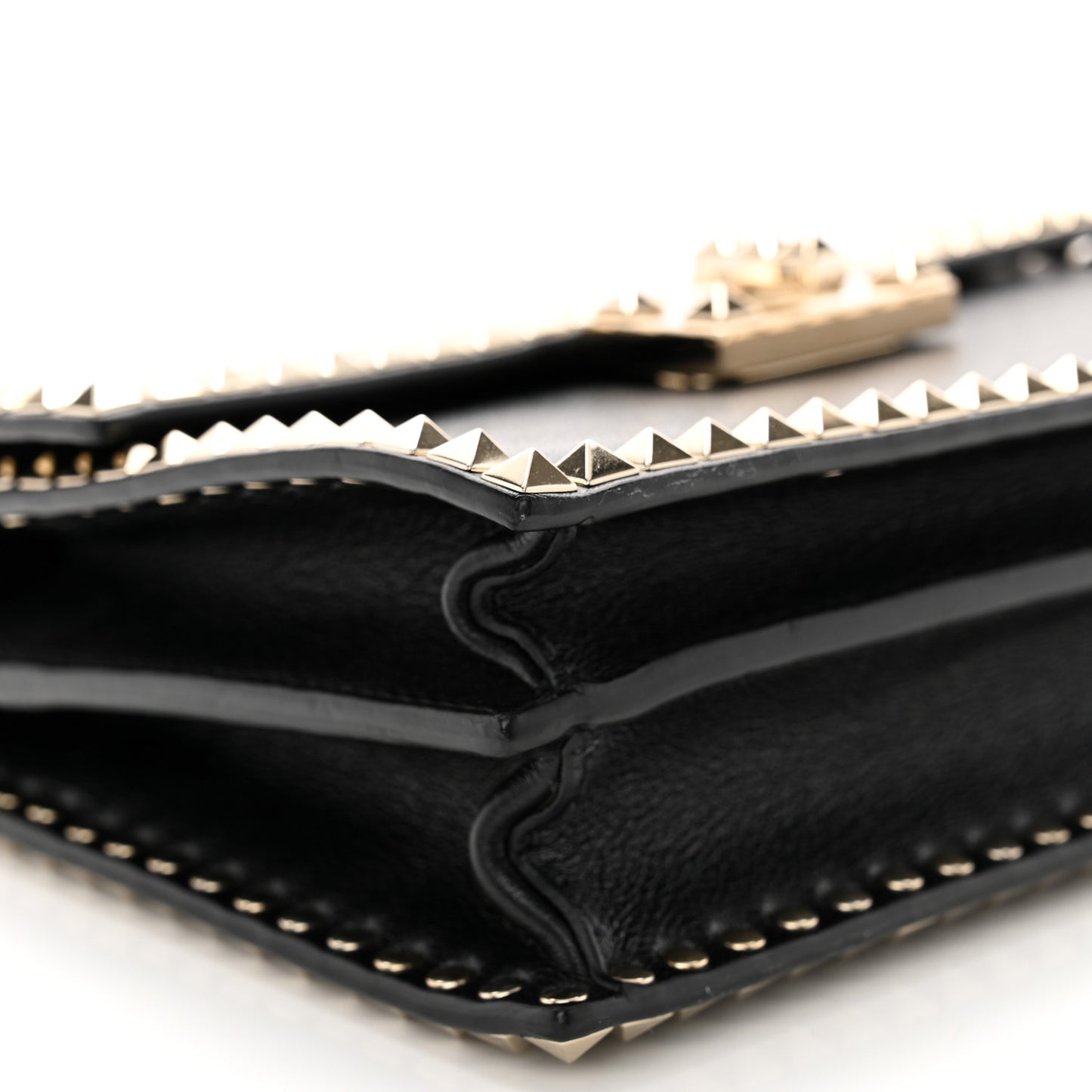 Vitello Rockstud No Limit Shoulder Bag Black