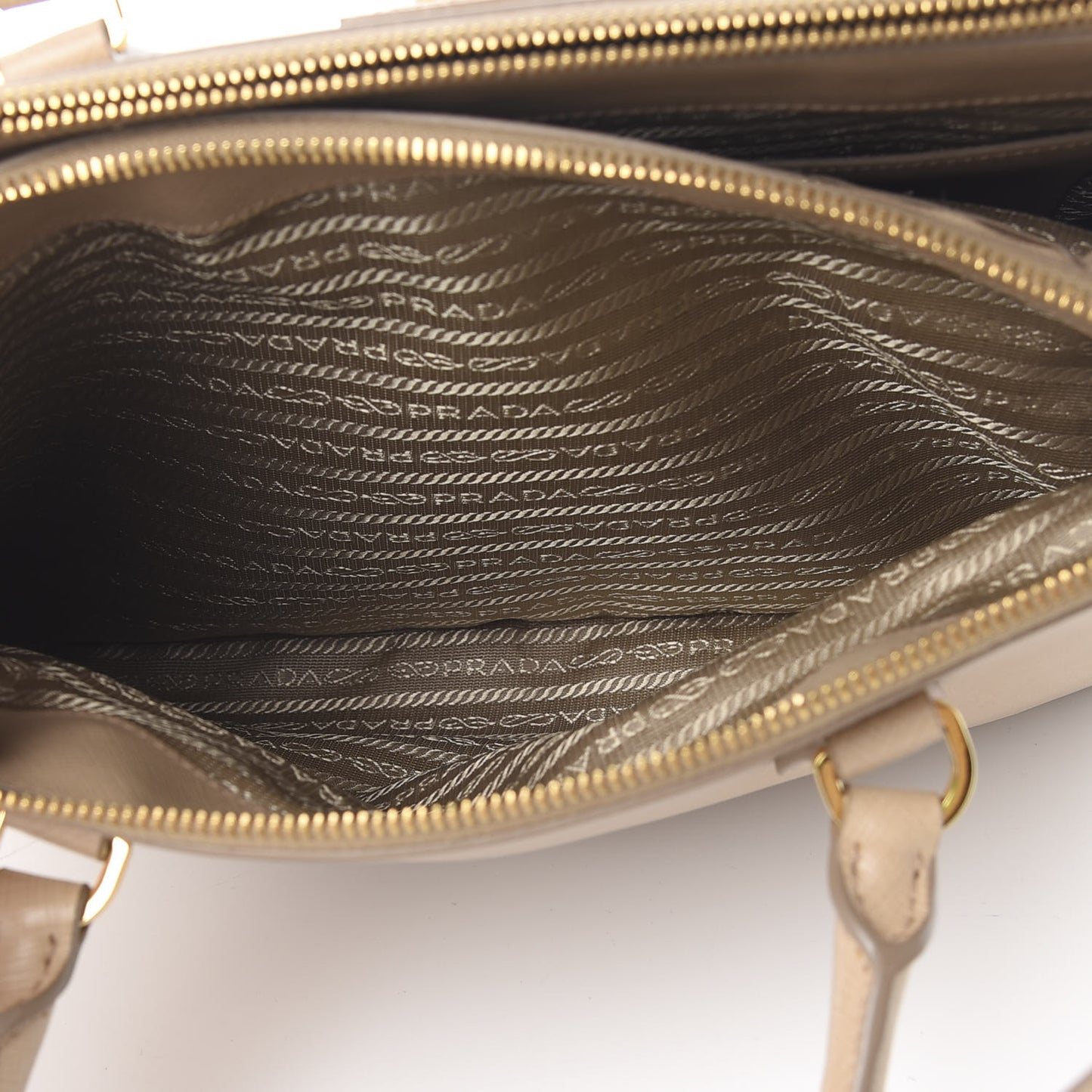 Saffiano Medium Galleria Double Zip Tote Sabbia