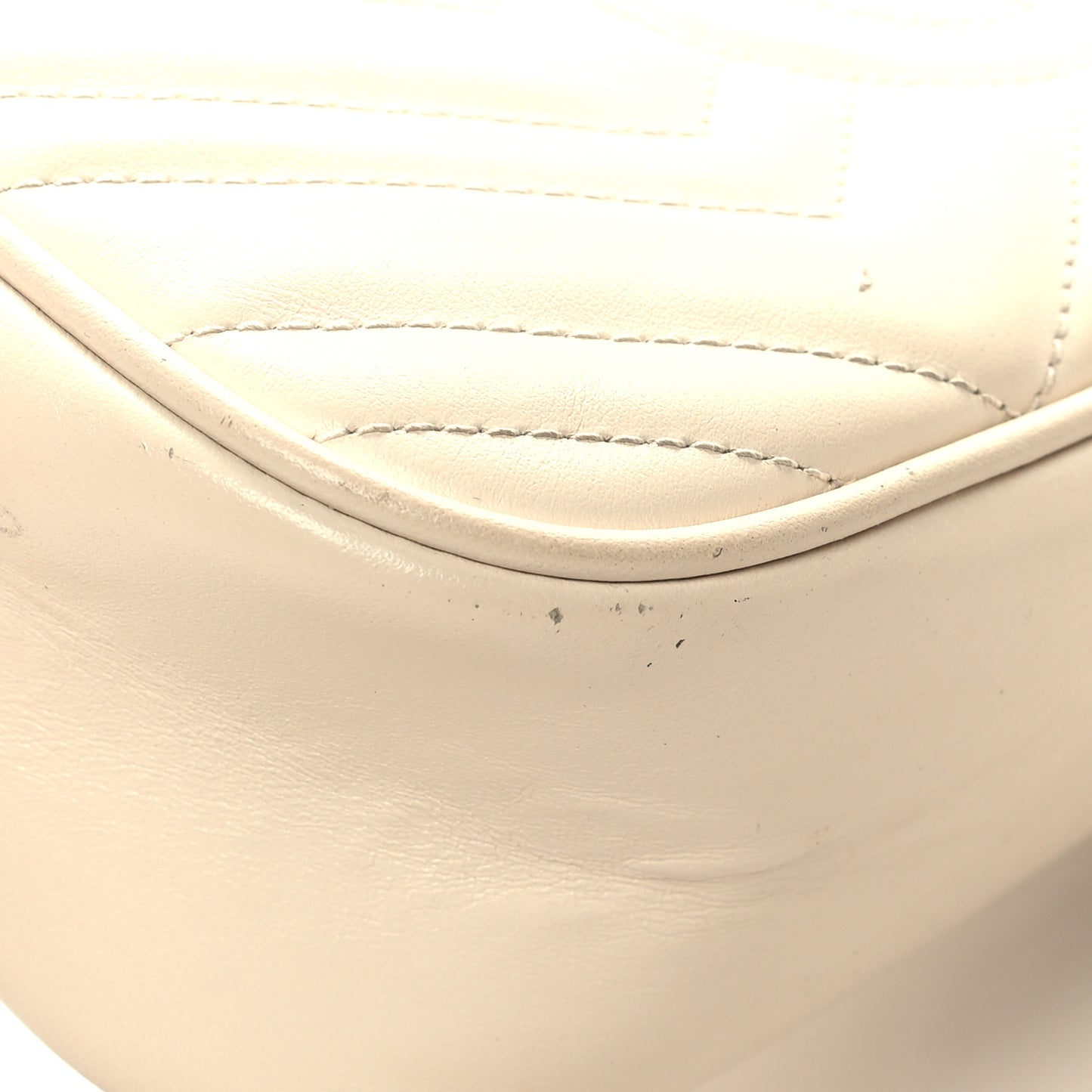 Calfskin Matelasse Small GG Marmont Chain Shoulder Bag White