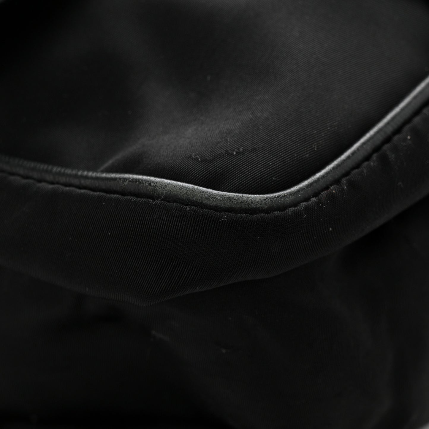 Tessuto Nylon Saffiano Logo Messenger Bag Black