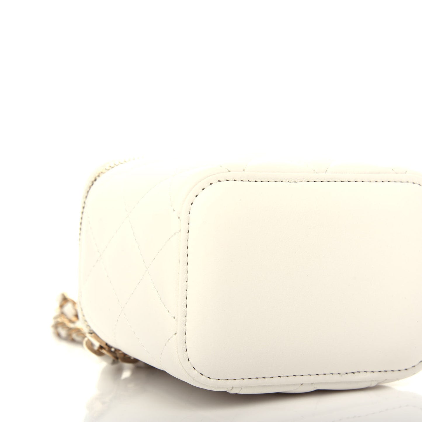 Lambskin Quilted Pearl Crush Mini Vanity Case With Chain White