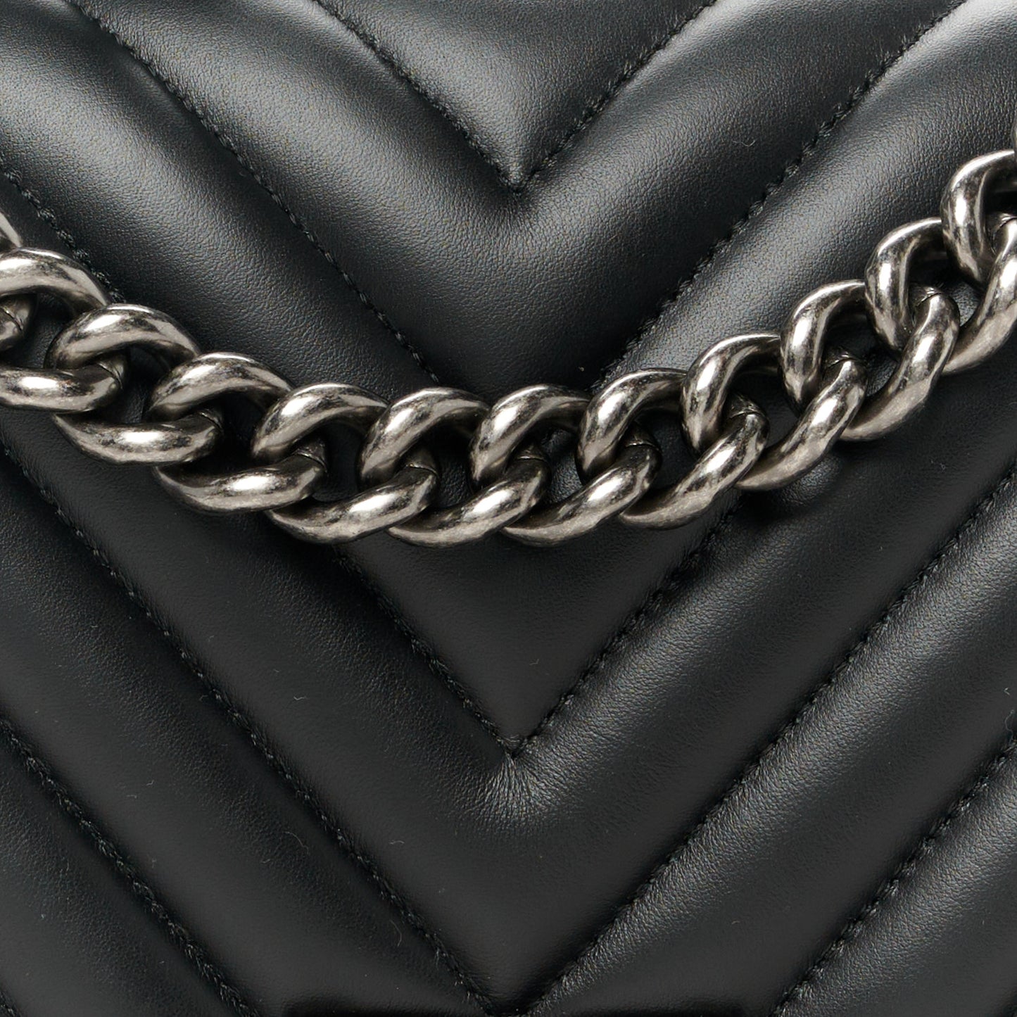 Calfskin Chevron Quilted Medium Boy Flap Black