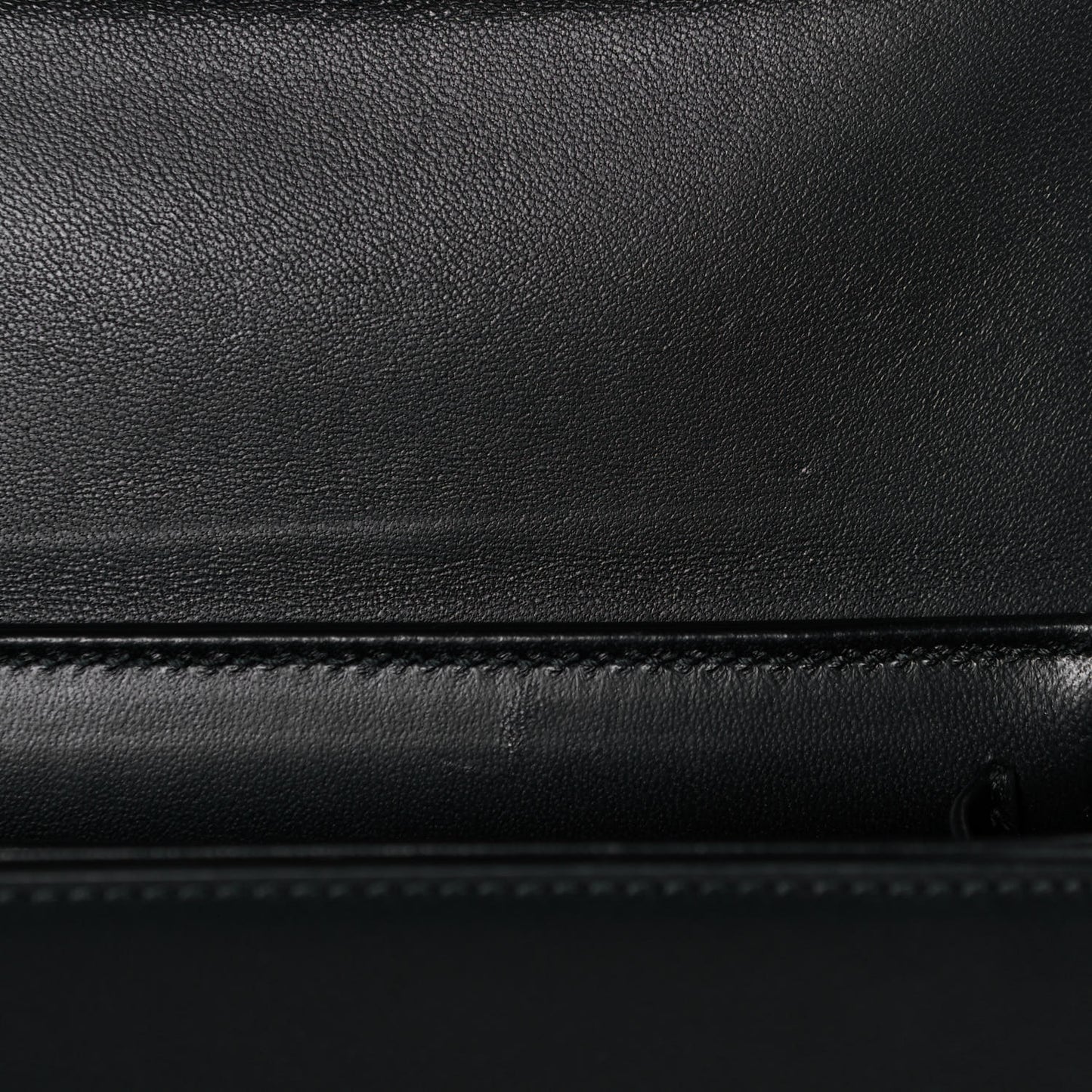 Box Calfskin 30 Montaigne Box Bag Black