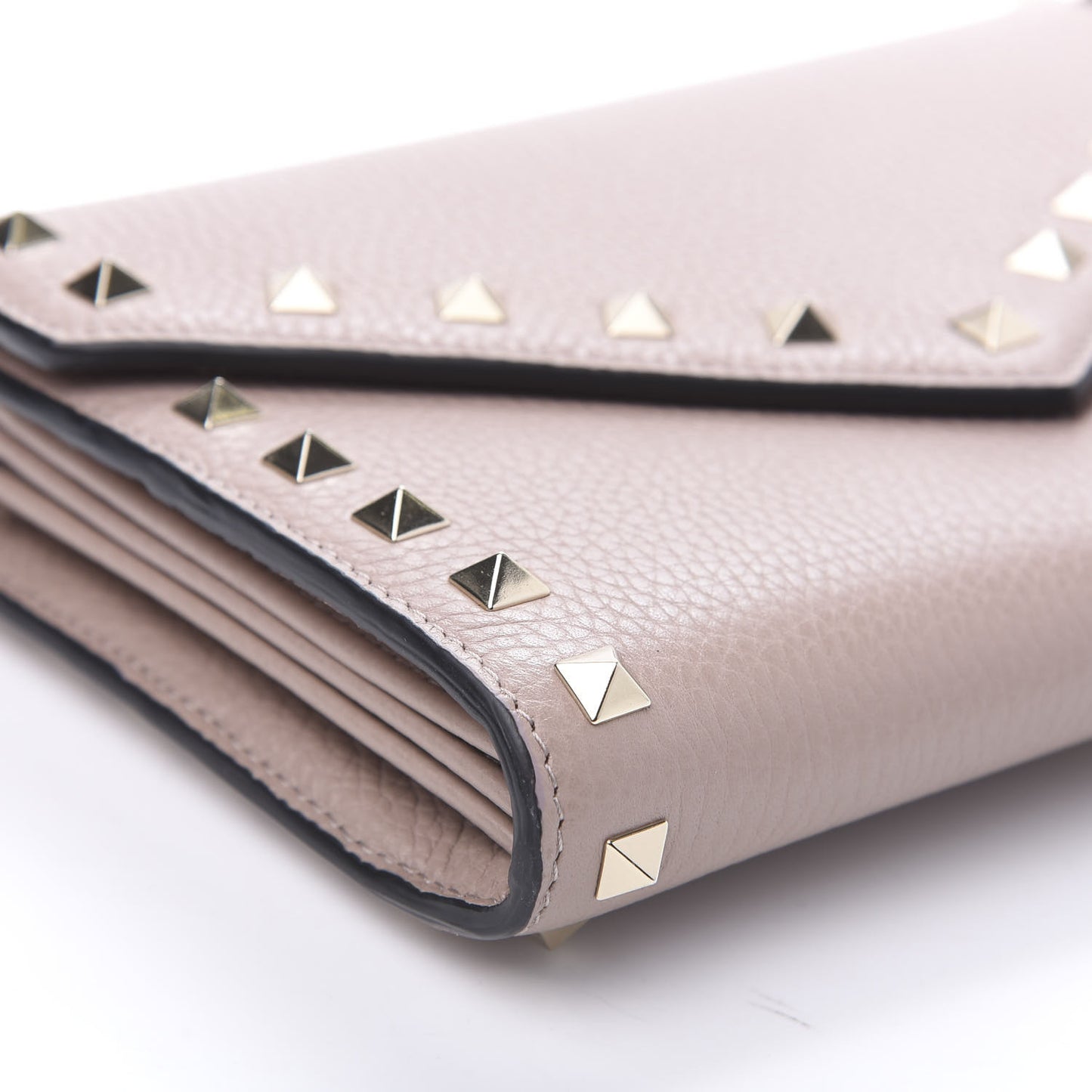 Pebbled Calfskin Rockstud Envelope Wallet on Chain Poudre
