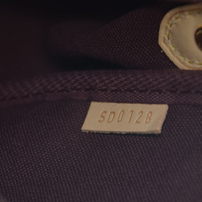 Louis Vuitton Monogram Favorite MM 8 of 9