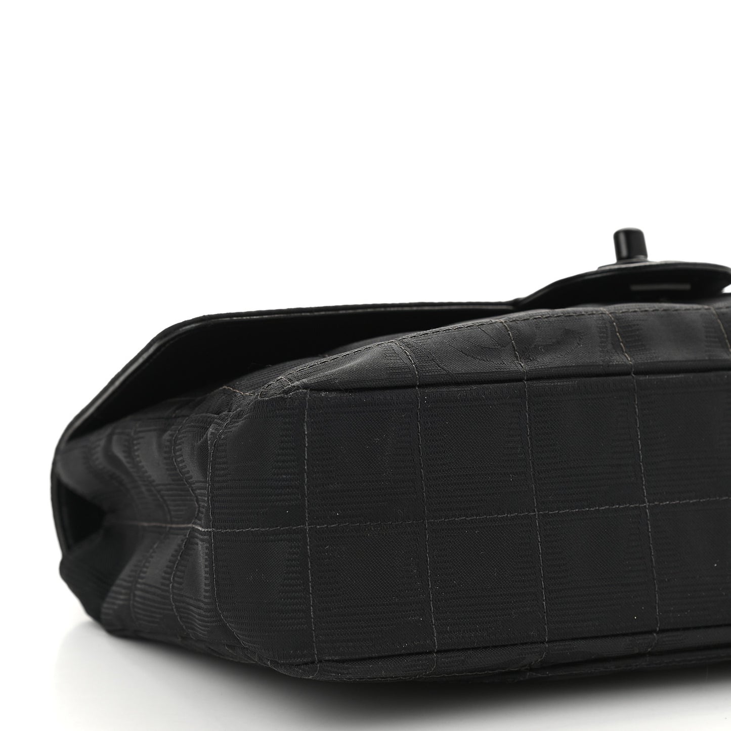 Nylon Medium Travel Flap Black