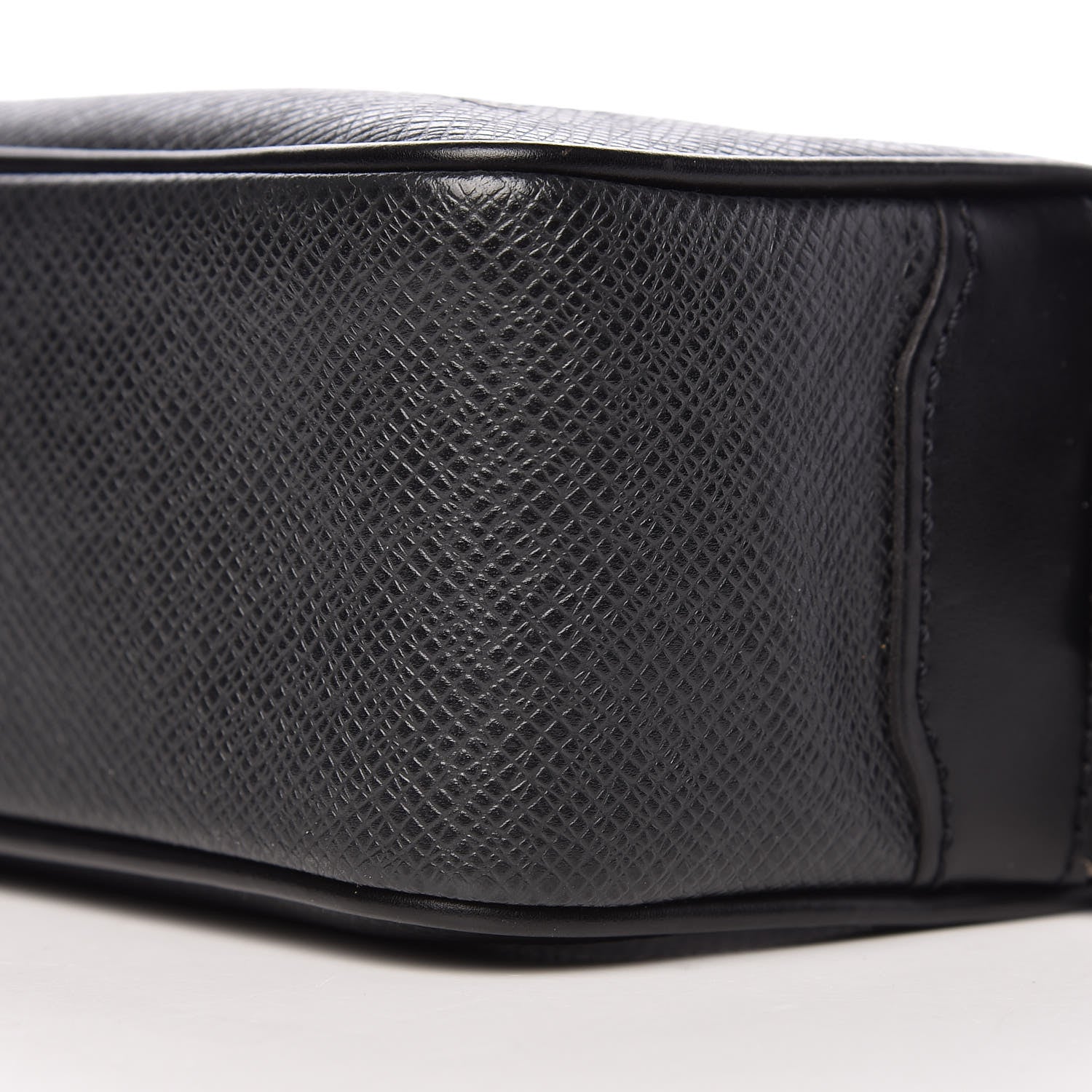 Louis Vuitton Taiga Kaluga Toiletry Pouch Ardoise 8 of 8
