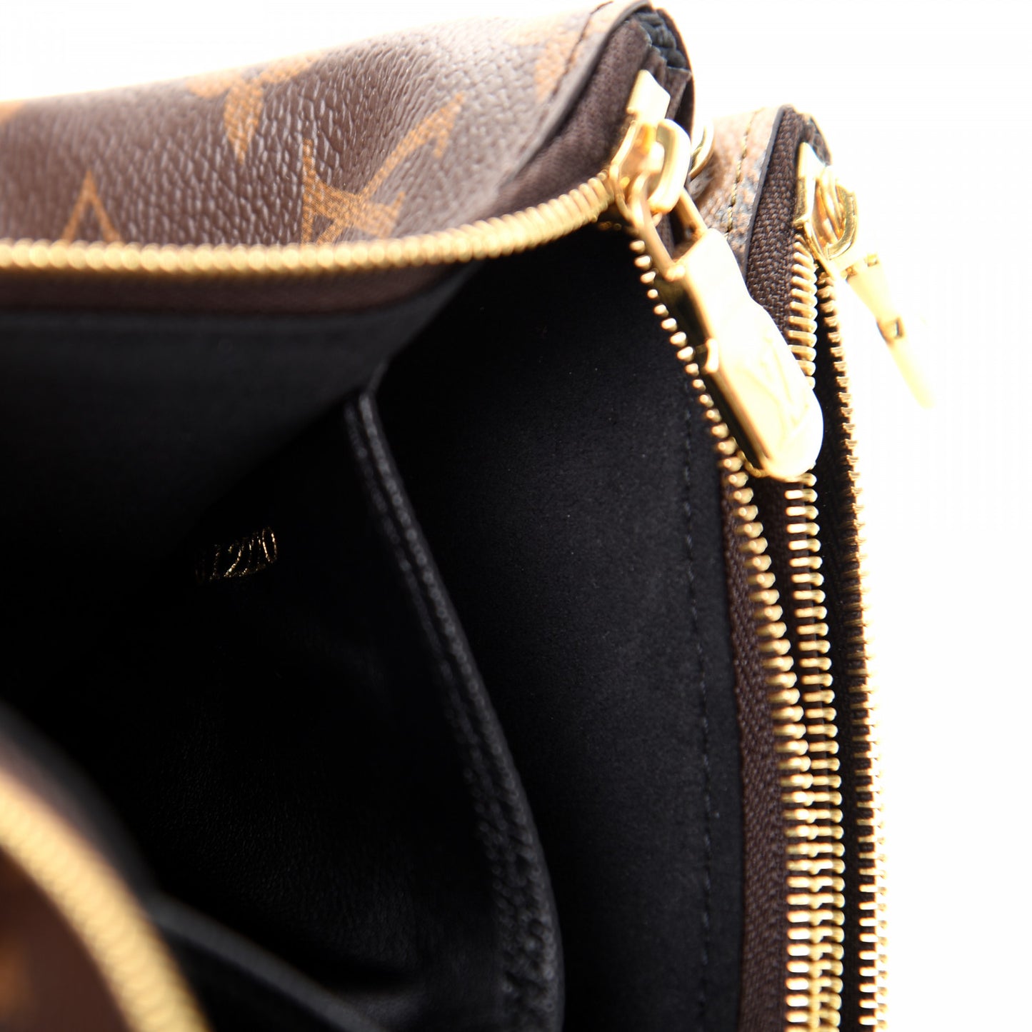 Reverse Monogram Giant Double Zip Pochette