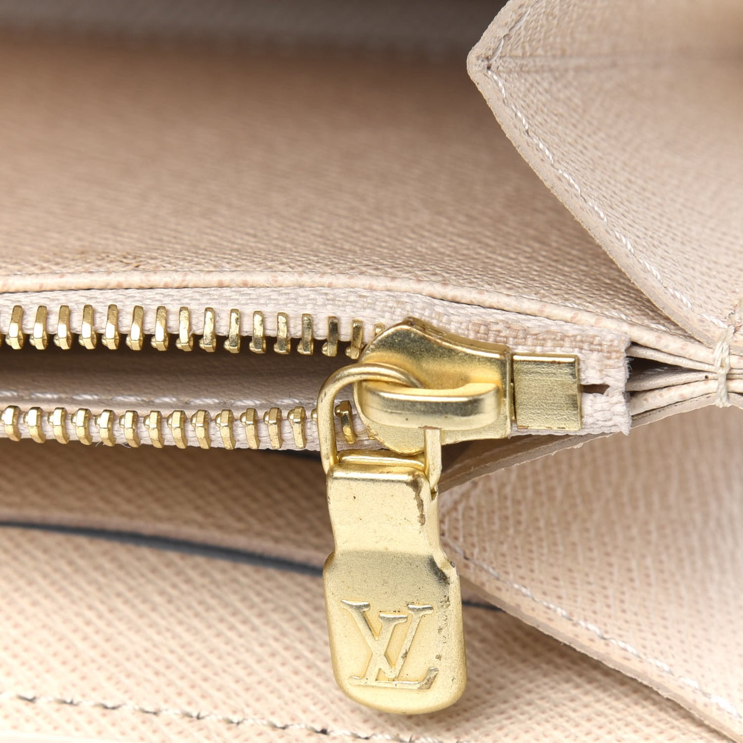 Damier Azur Sarah Wallet NM