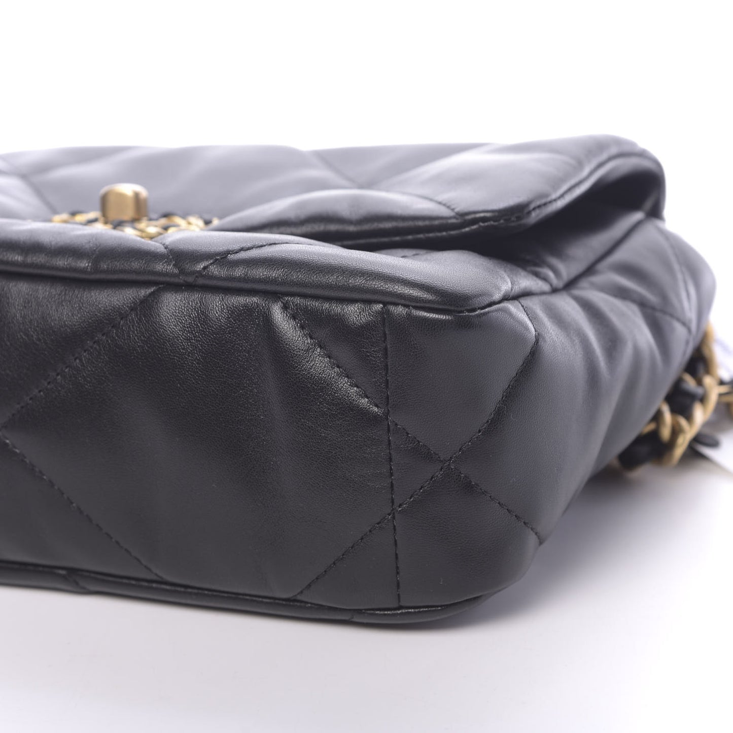 Lambskin Quilted Medium 19 Flap Black
