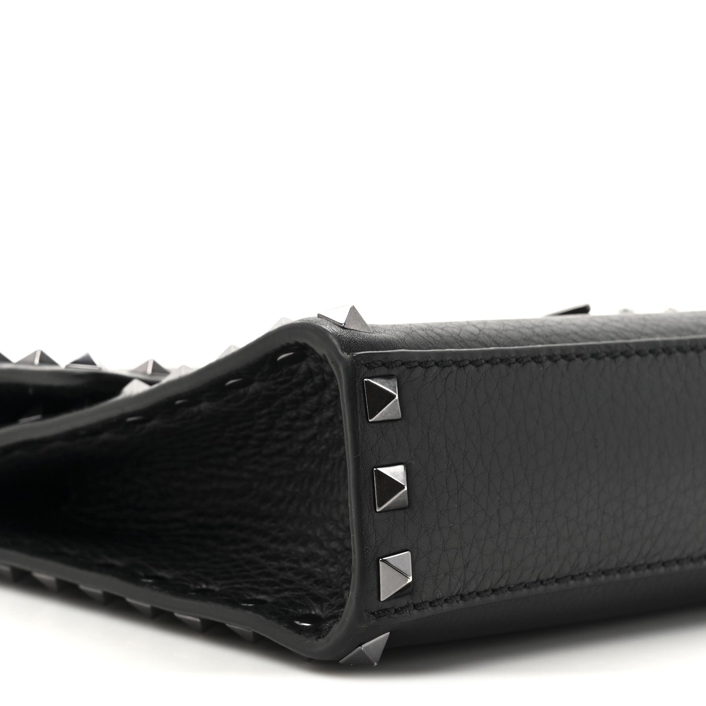 Pebbled Calfskin Monochrome Medium Rockstud Flip Lock Crossbody Bag Black