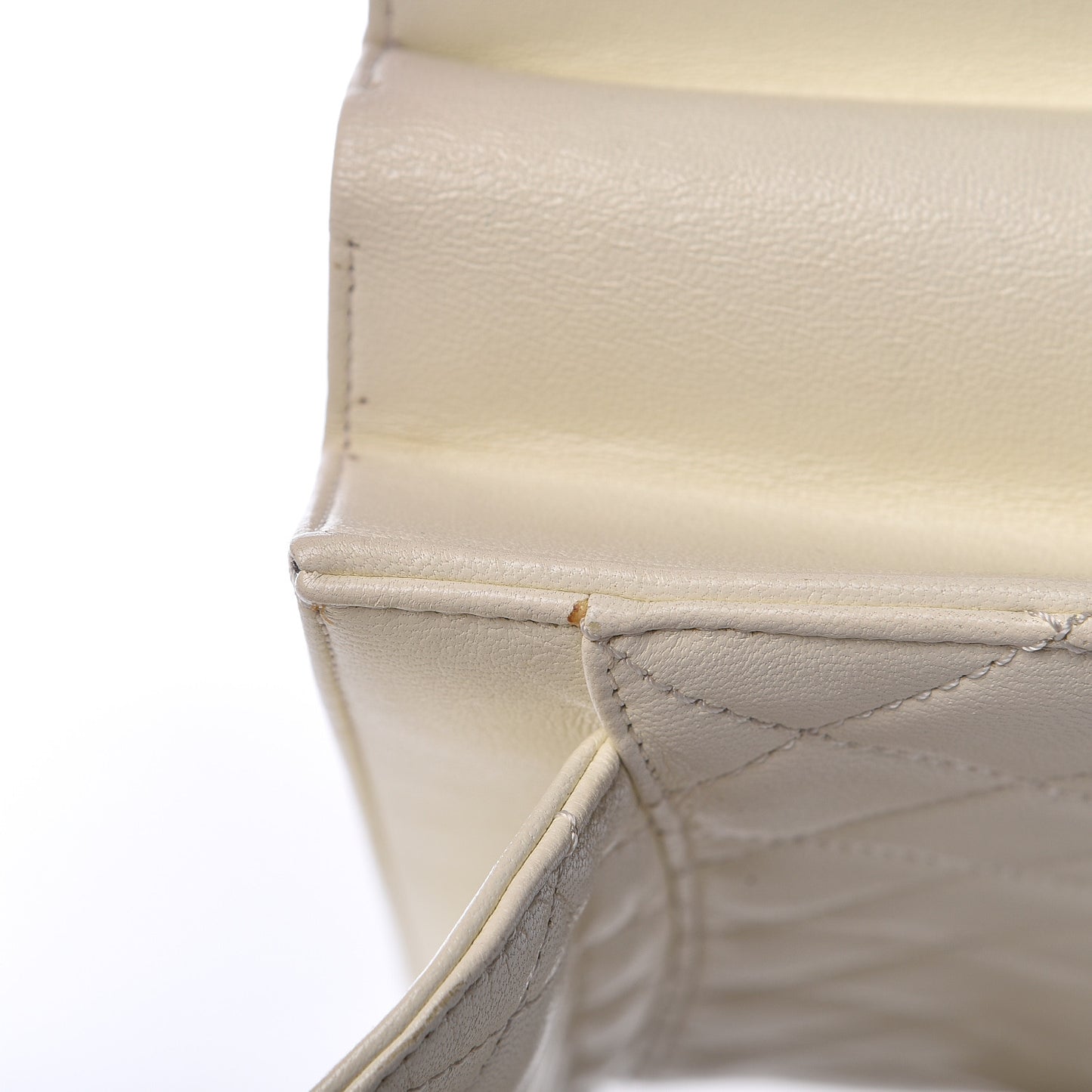 Sheepskin Quilted Beauty Lock Flap White