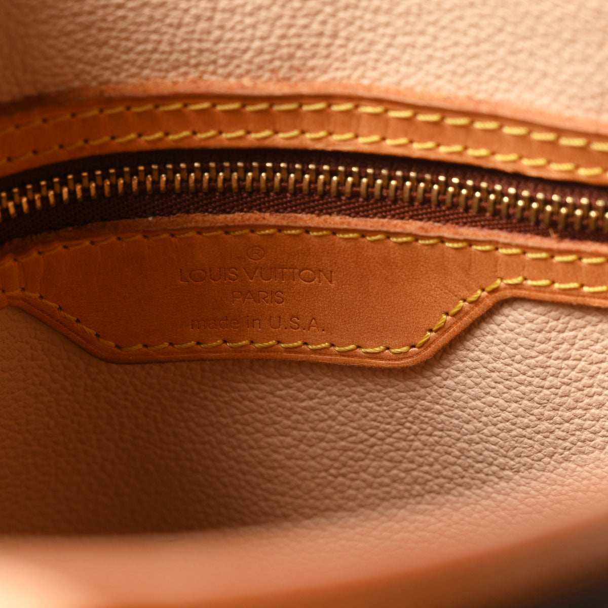 Monogram Petit Bucket 23