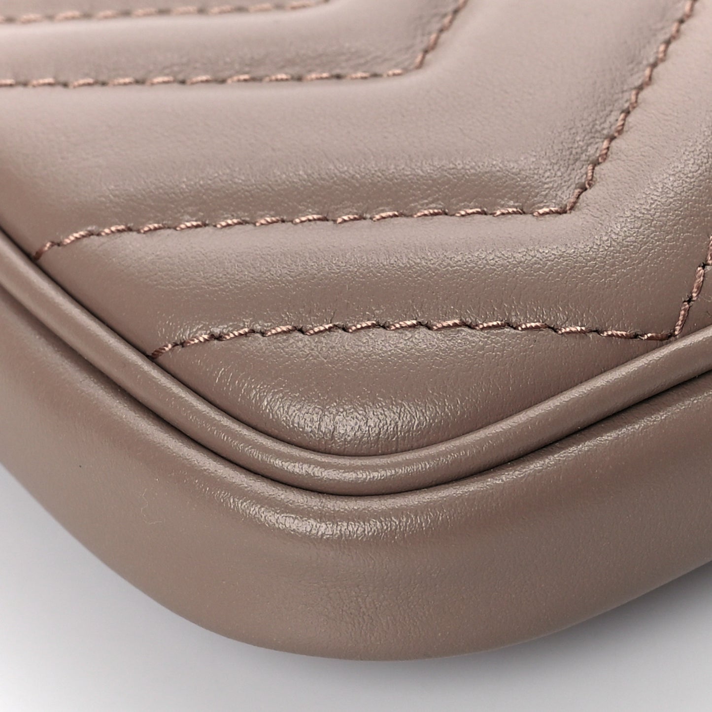 Calfskin Matelasse Mini GG Marmont Chain Crossbody Bag Porcelain Rose