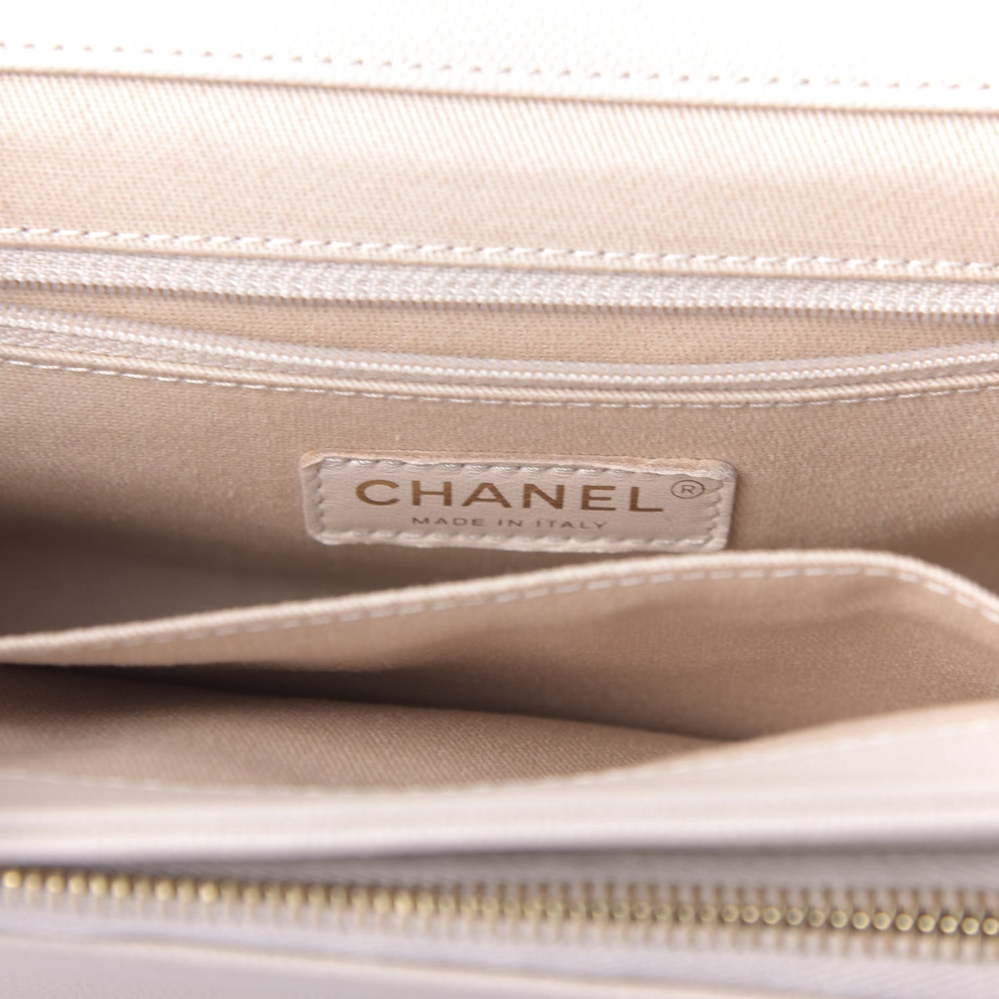 Caviar Quilted Medium Business Affinity Flap Light Beige