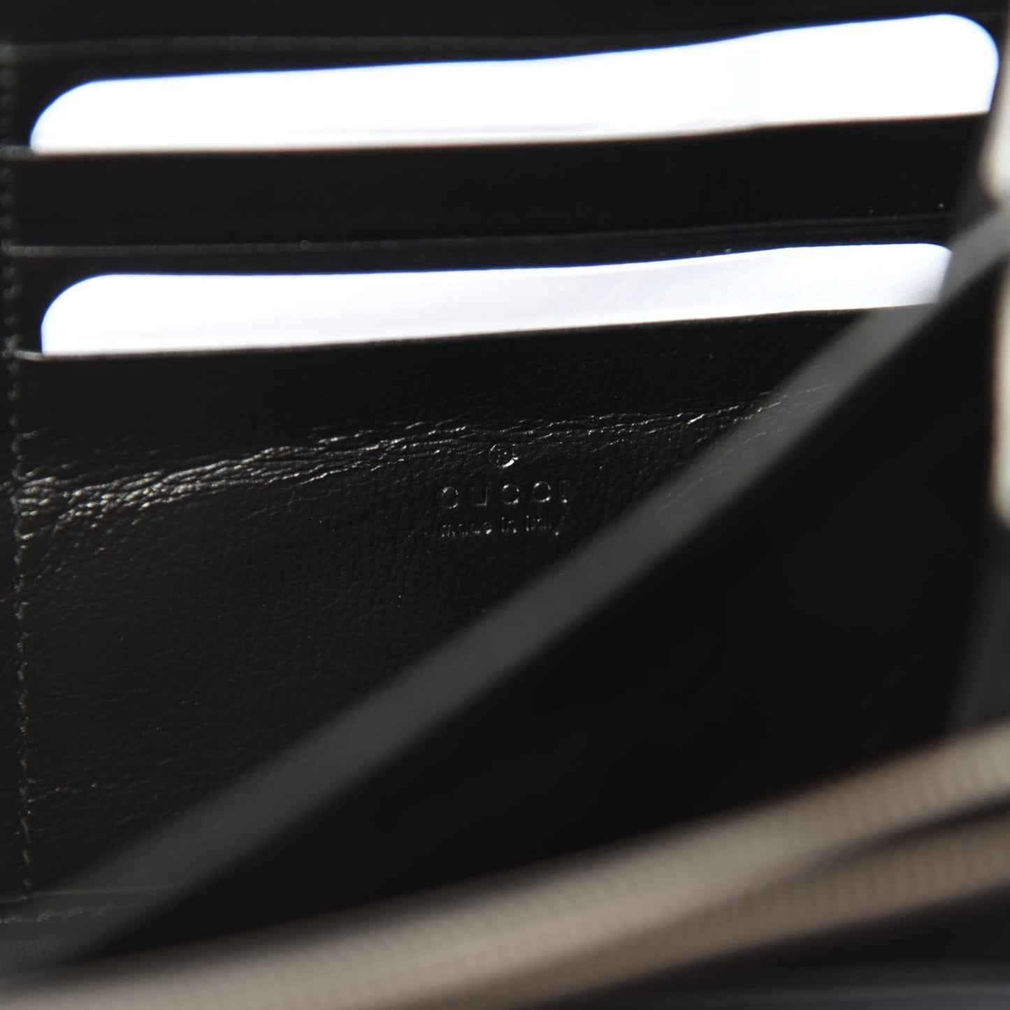 Vintage Effect Calfskin Matelasse Diagonal Torchon GG Marmont Chain Wallet Black Romantic Cherry
