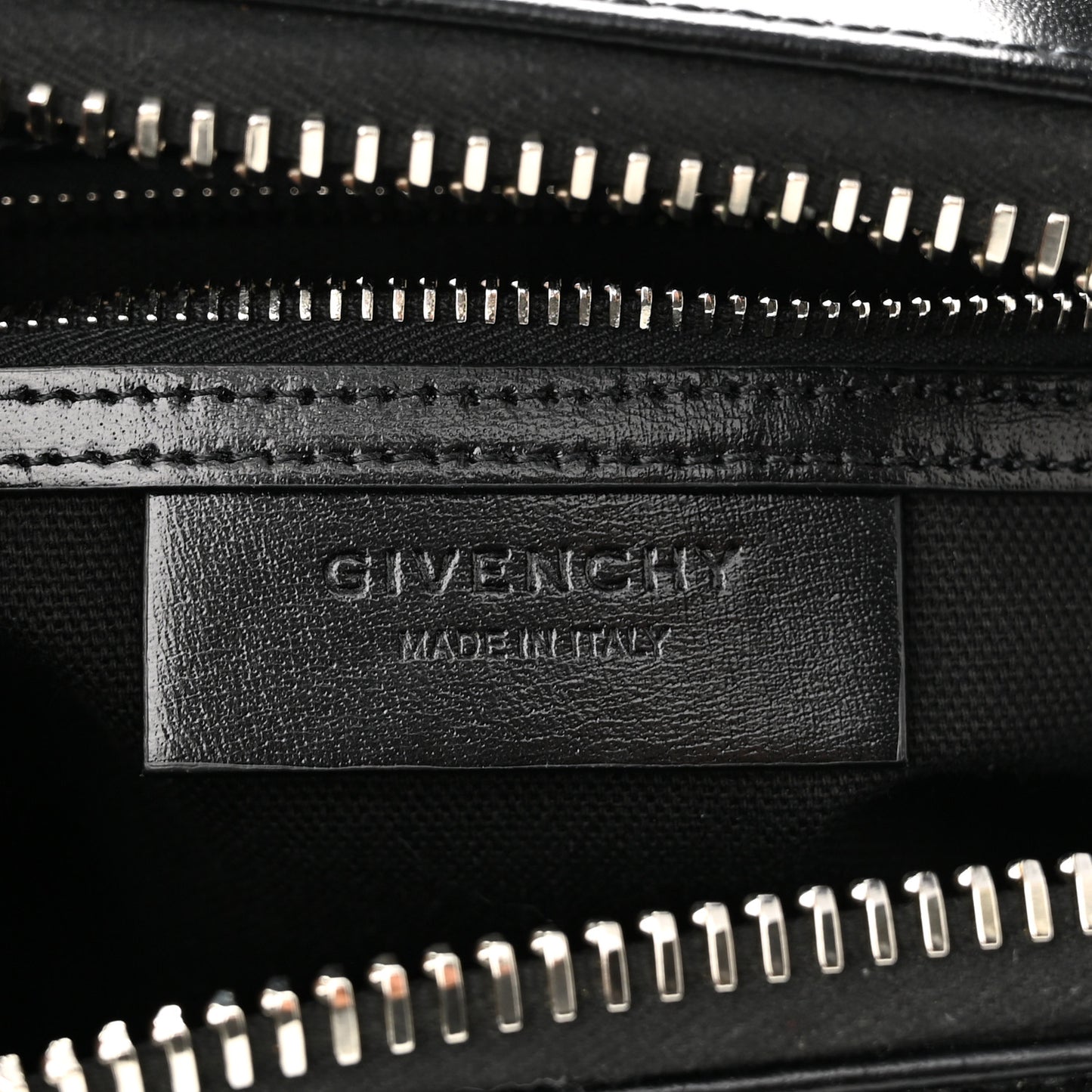 Shiny Lord Calfskin Mini Antigona Black