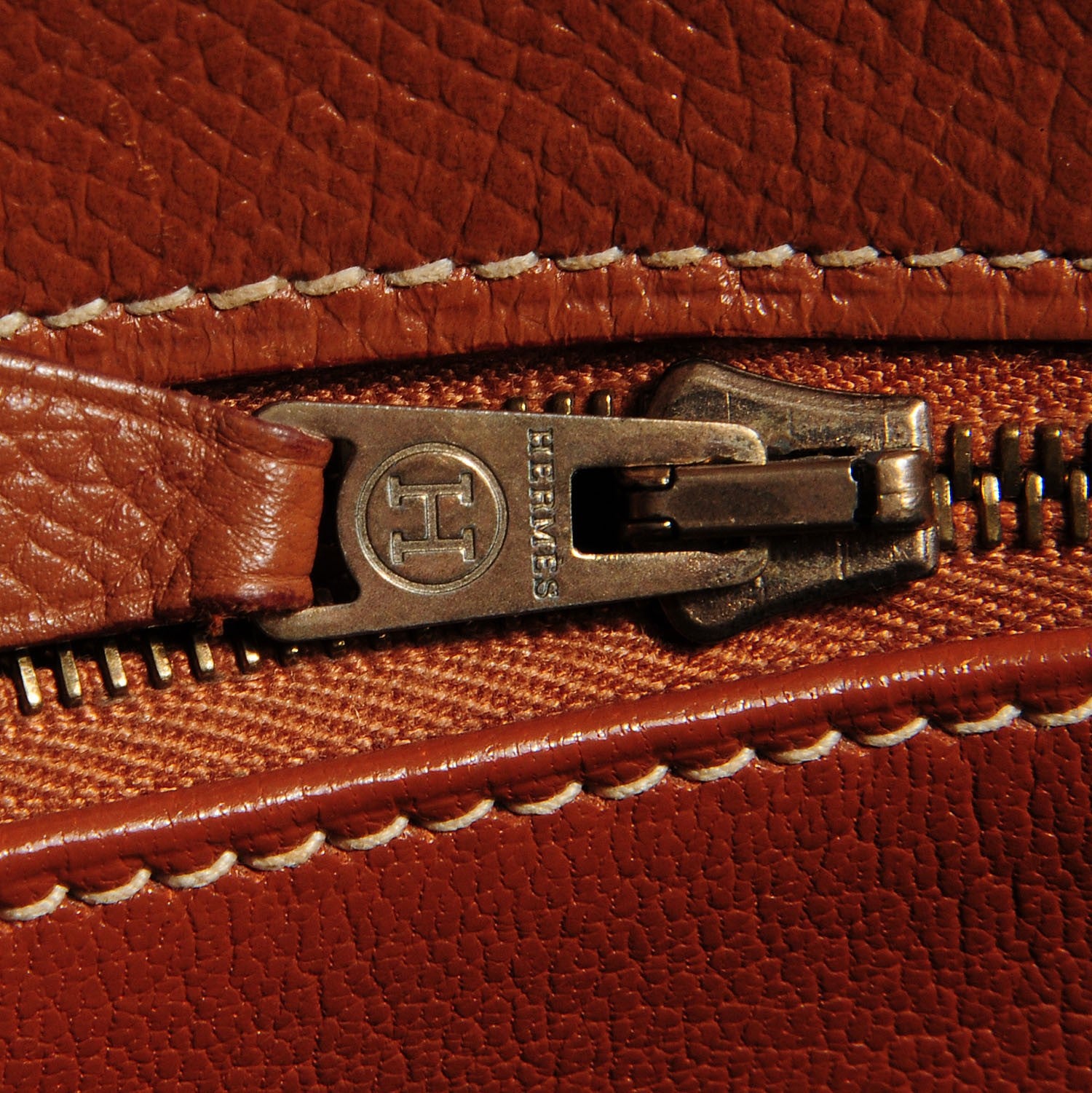 Hermes Courchevel Kelly Sellier 35 Gold 20 of 27