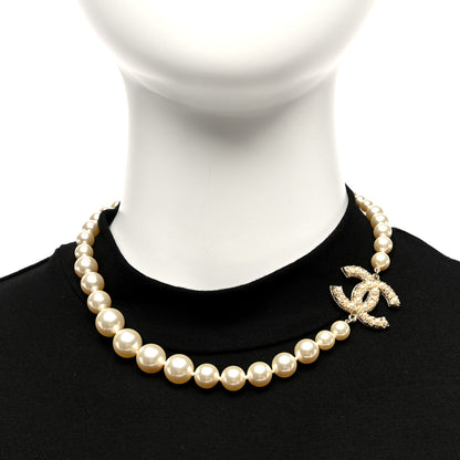 Chanel Graduated Pearl CC Short Necklace Gold 2 of 5