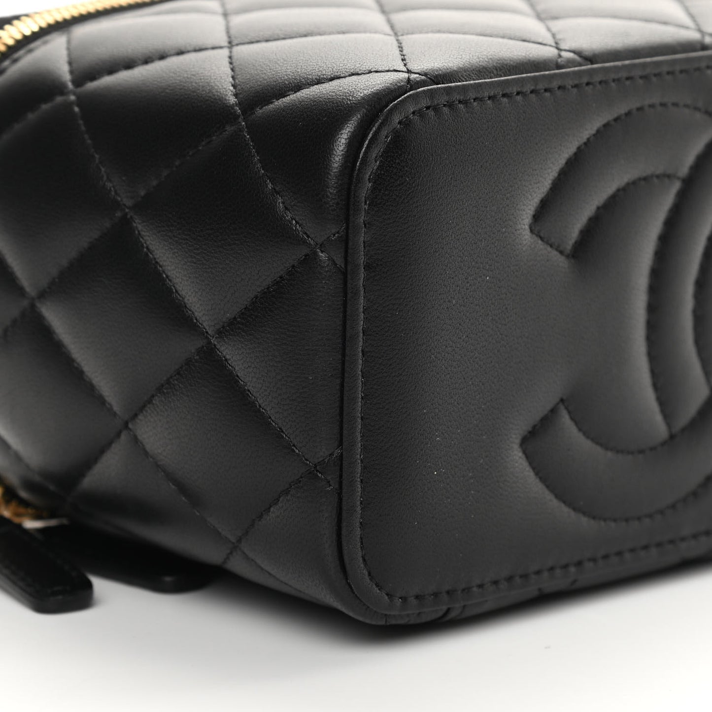 Lambskin Quilted Small Coco Vanity Case With Chain Black