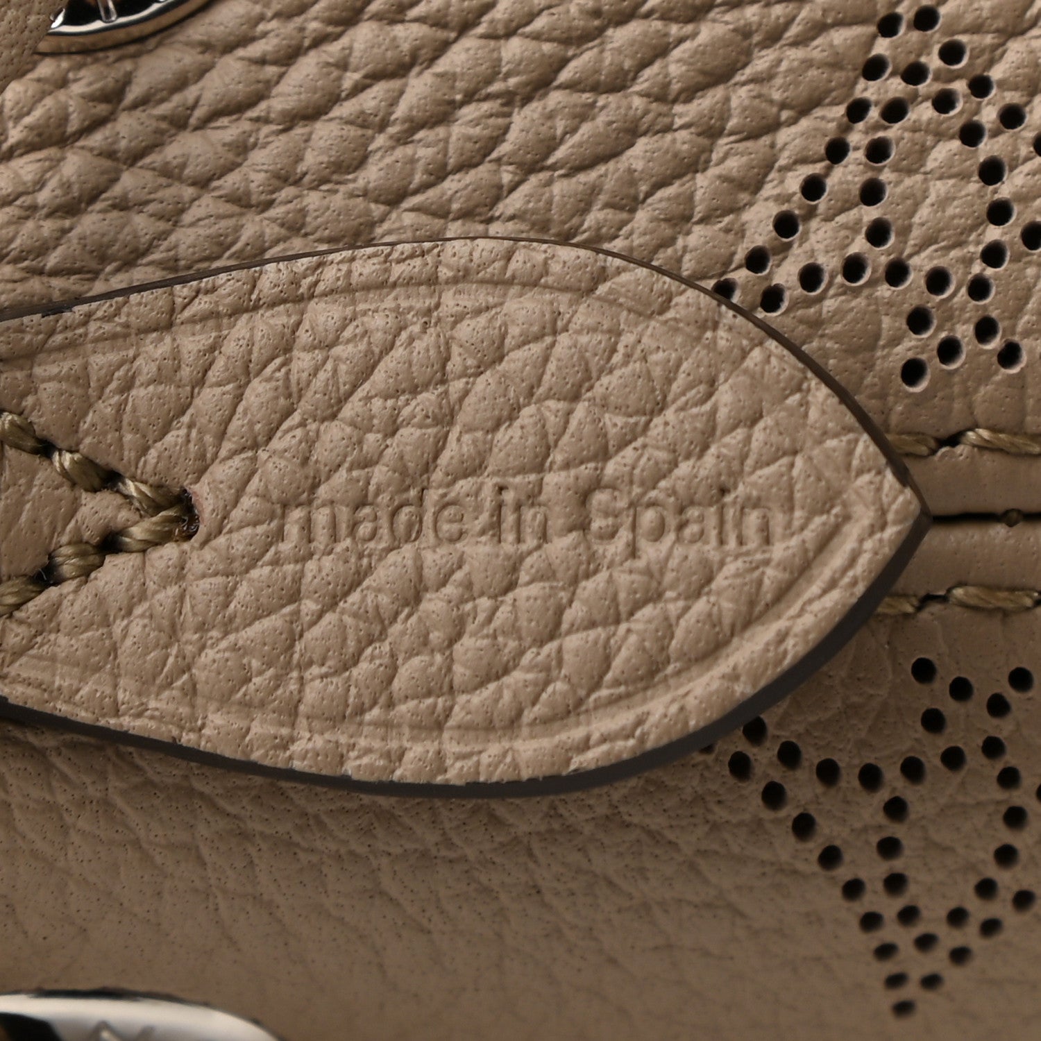 Louis Vuitton Mahina Bella Galet 7 of 11