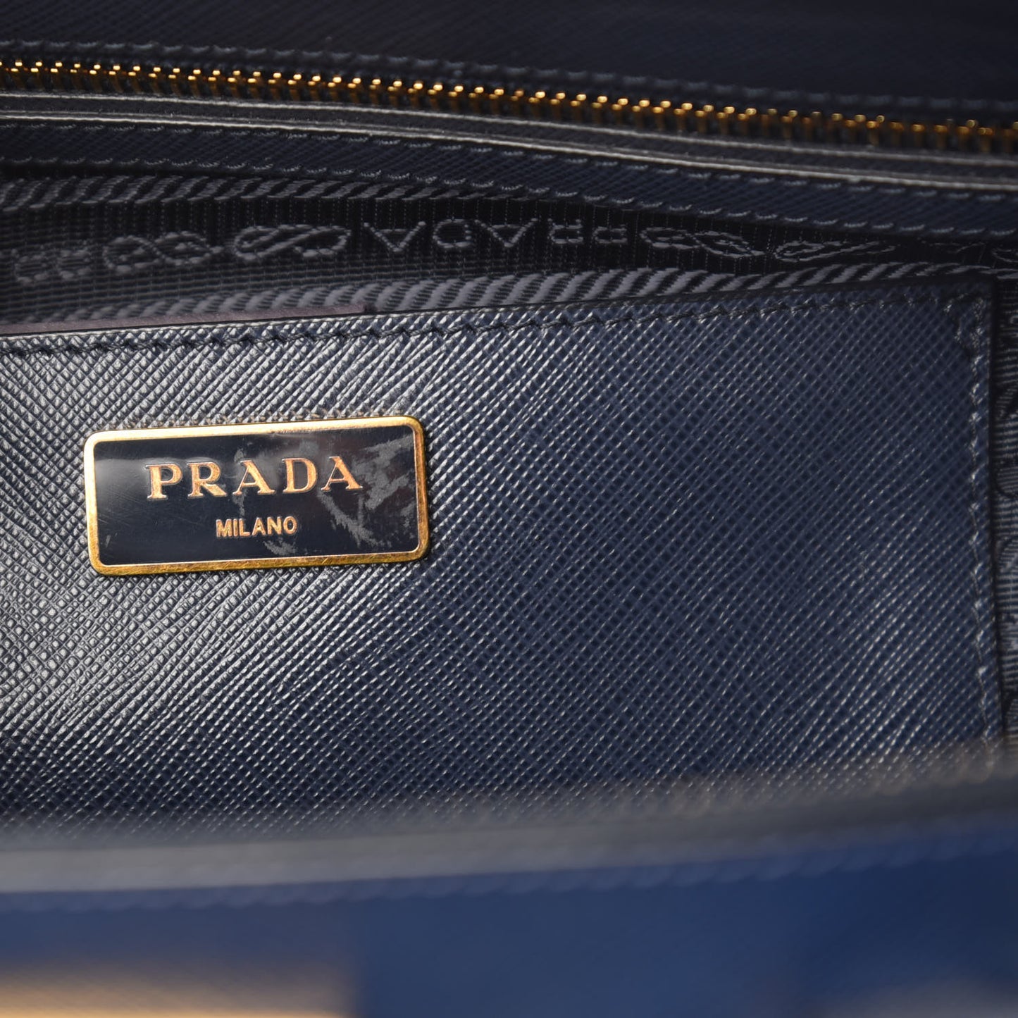 Saffiano Lux Colorblock Medium Galleria Double Zip Tote Baltico Bluette