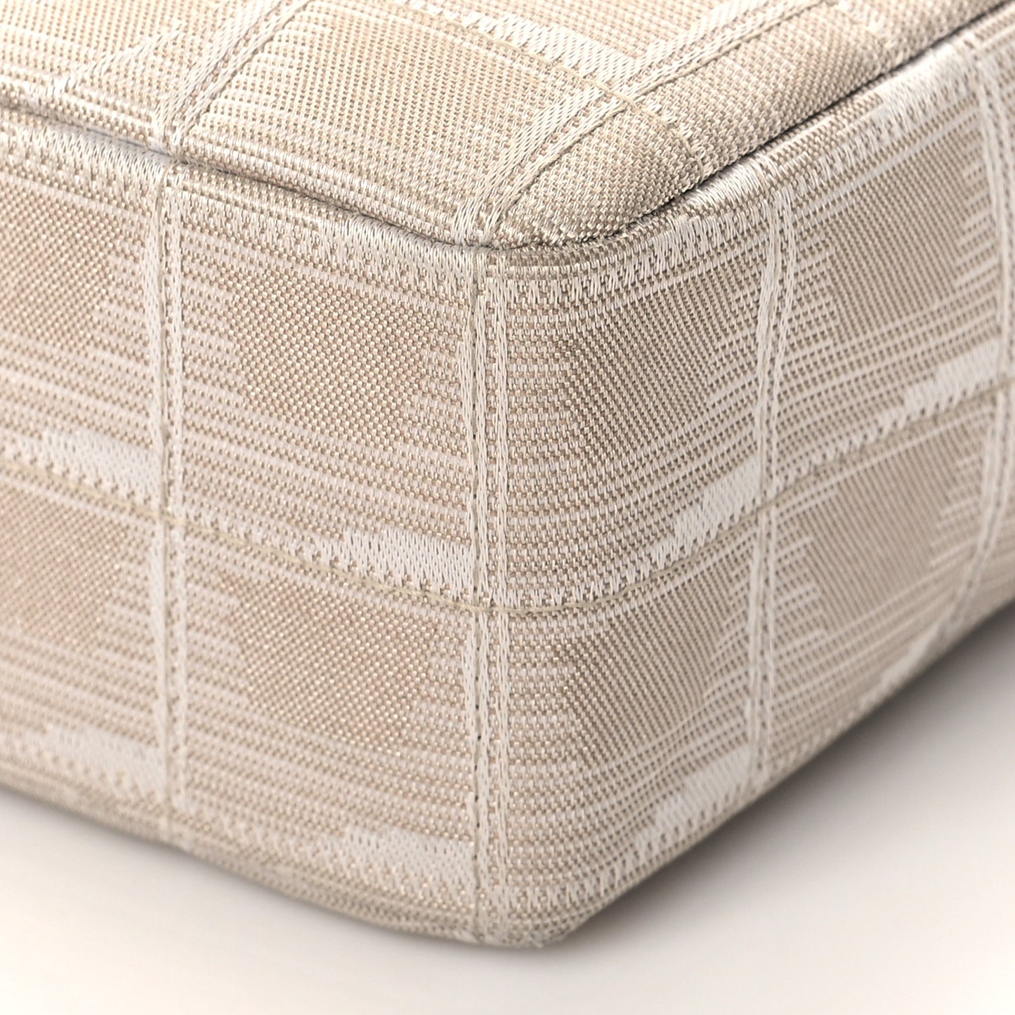 Nylon Medium Travel Flap Light Beige