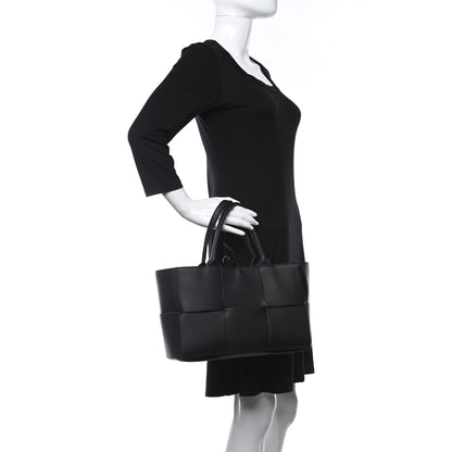 Bottega Veneta Grained Calfskin Intrecciato Small Arco Tote Black 2 of 9