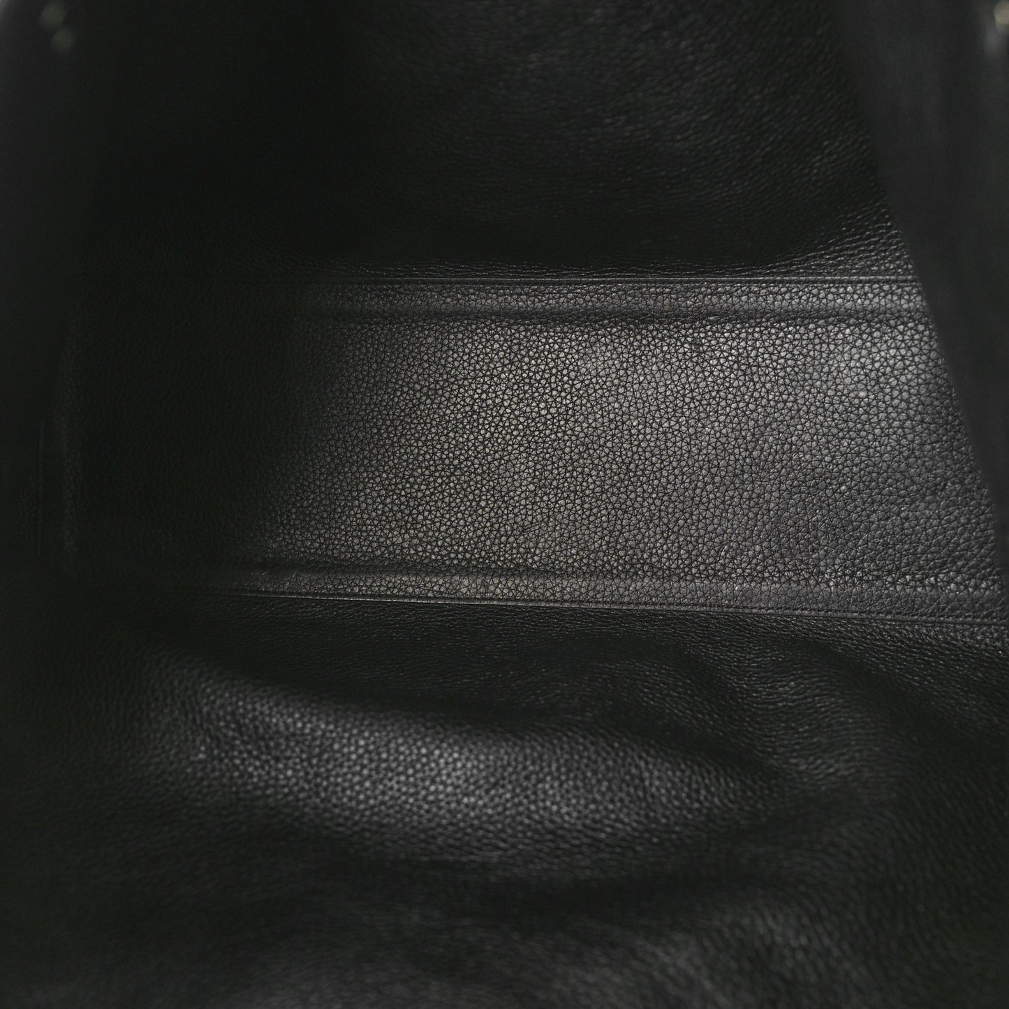 Grained Calfskin Large Rockstud Flip Lock Tote Camel Black