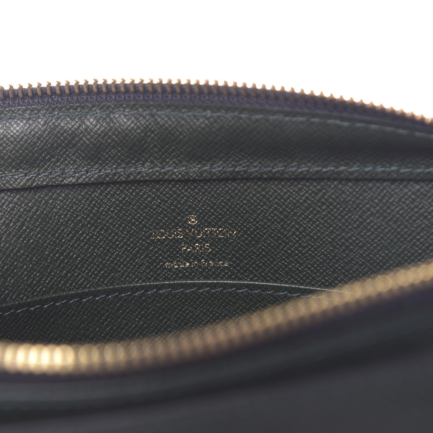 Louis Vuitton Taiga Baikal Pochette Epicea 6 of 9